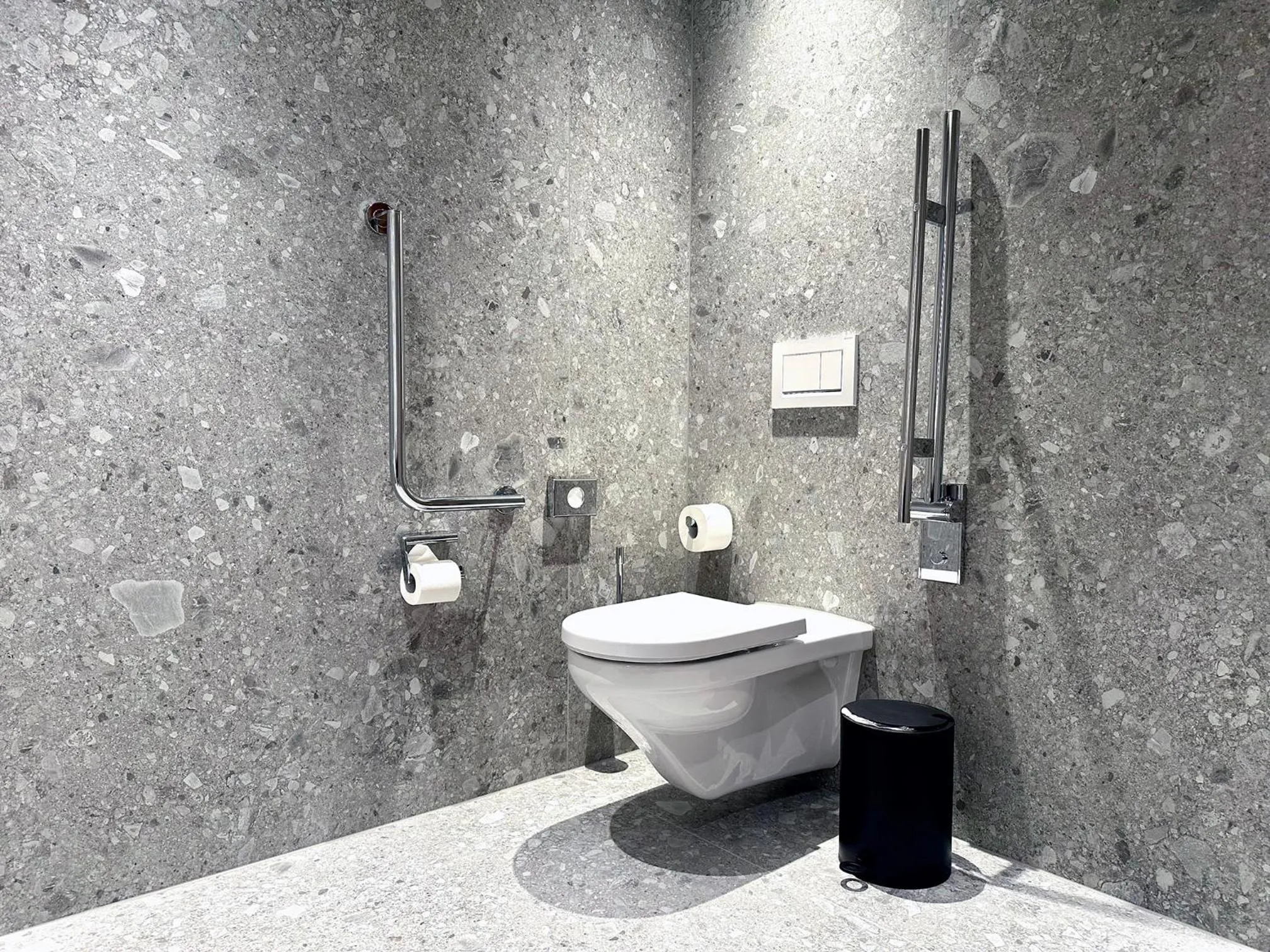 Toilet in Hotel von Rotz