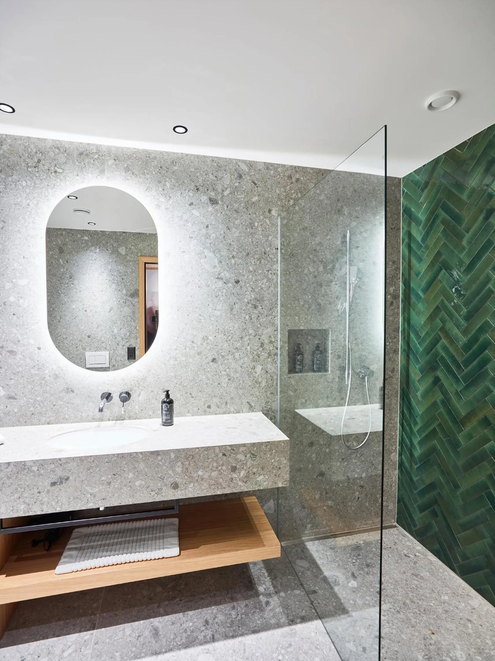 Shower in Hotel von Rotz