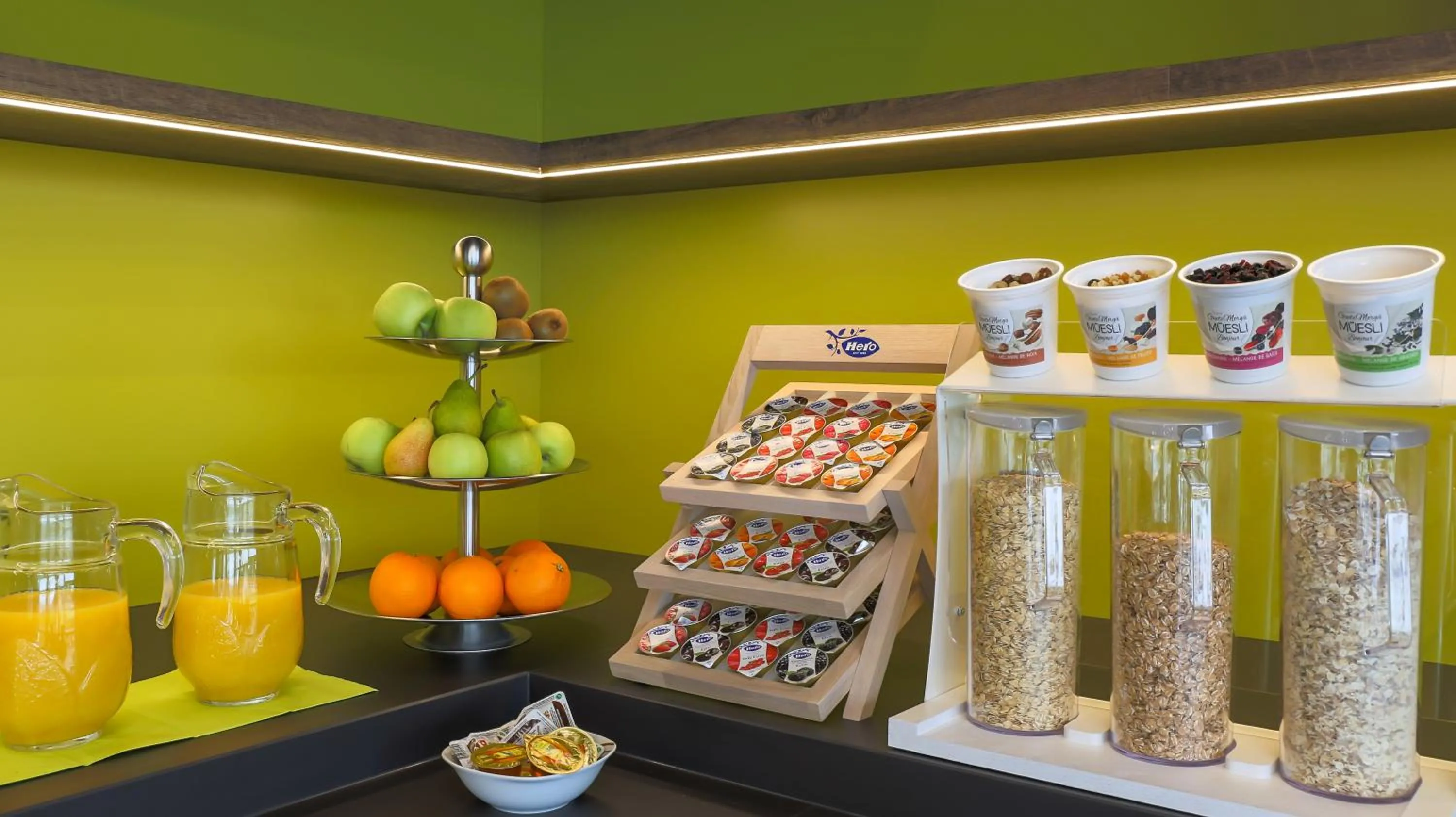 Buffet breakfast in Self Check-in Hotel von Rotz