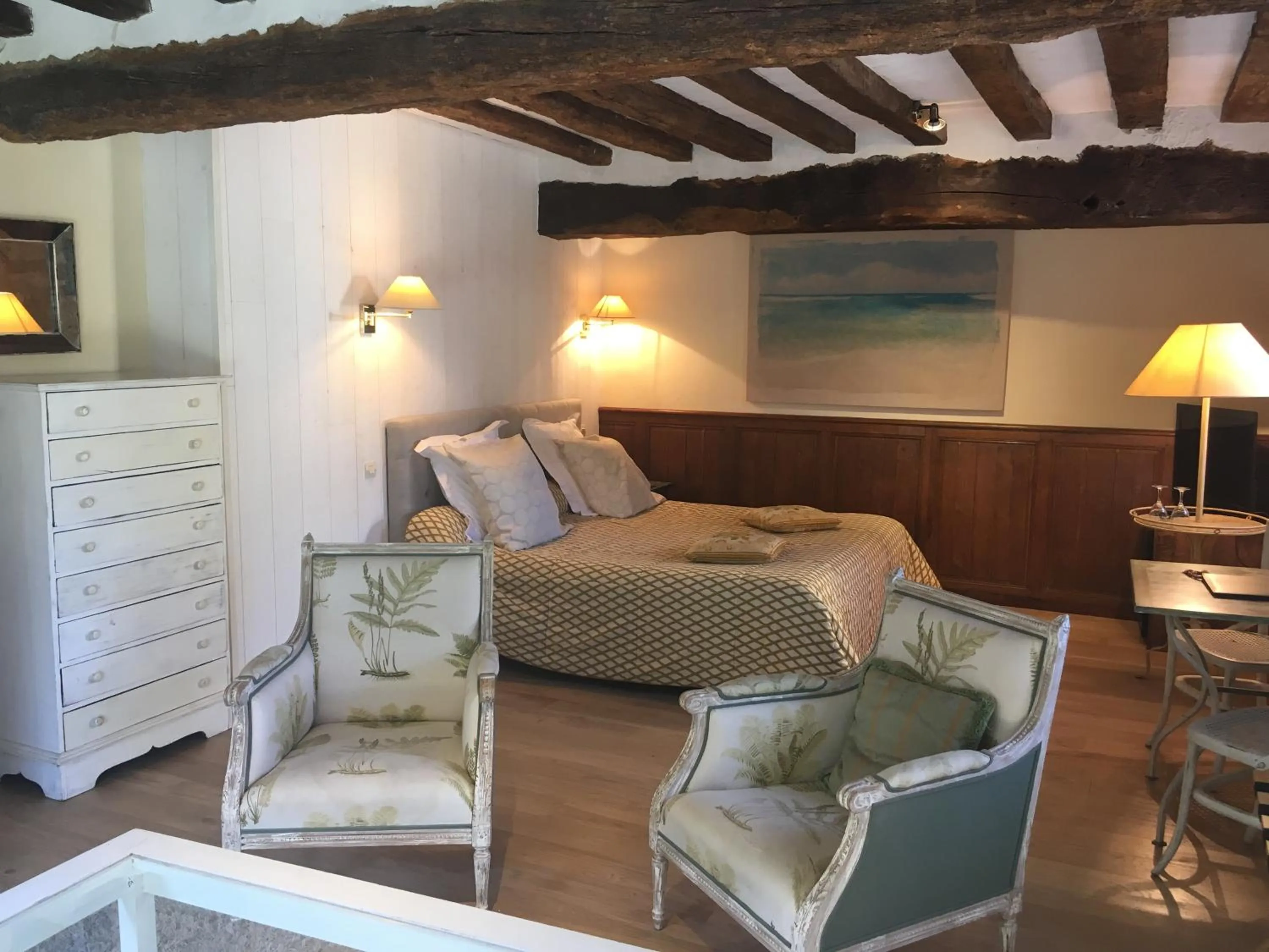 Photo of the whole room in Domaine De Villeray