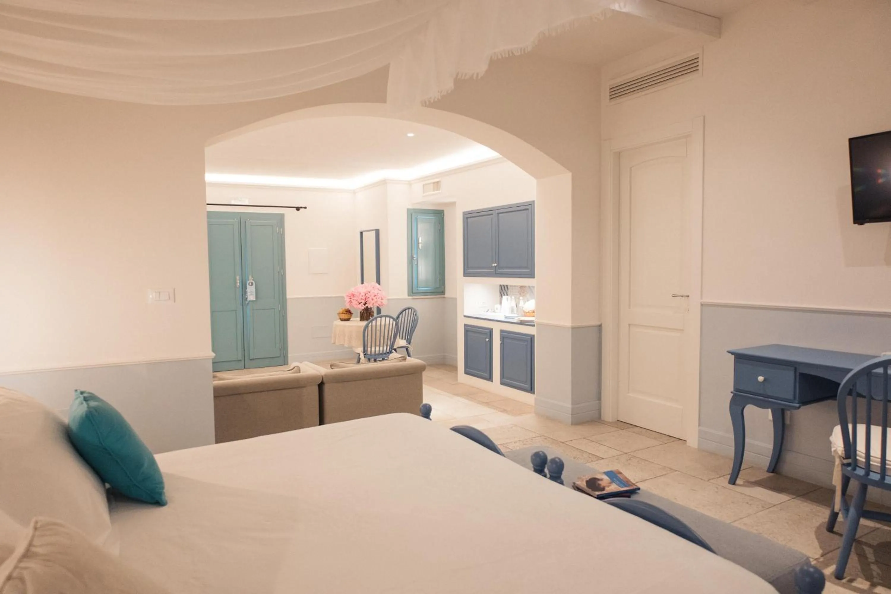 Photo of the whole room, Bed in Marenea Suite Hotel - CDSHotels