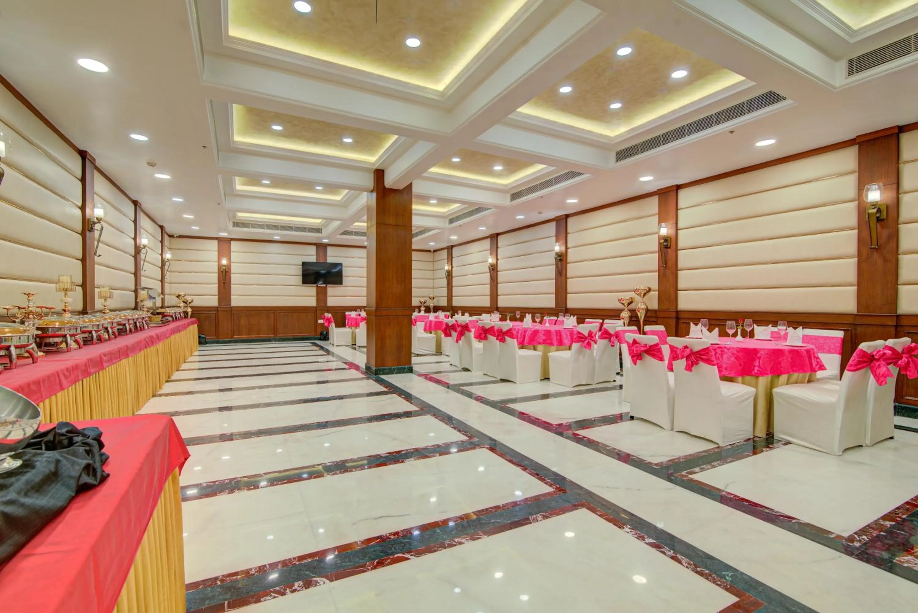 Banquet/Function facilities in Hotel Home In By Amrik Sukhdev
