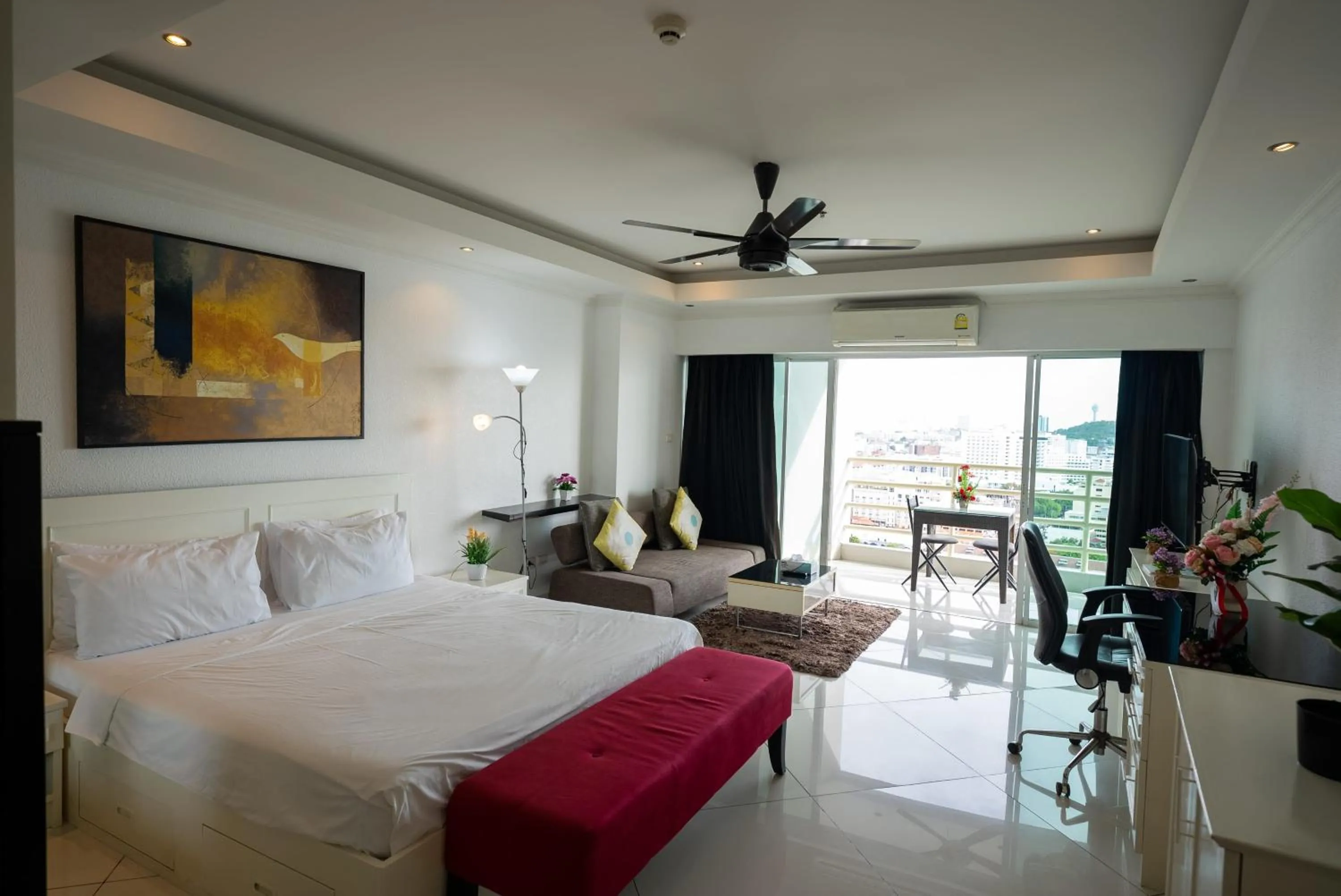 Bed in VTSIX at View Talay 6