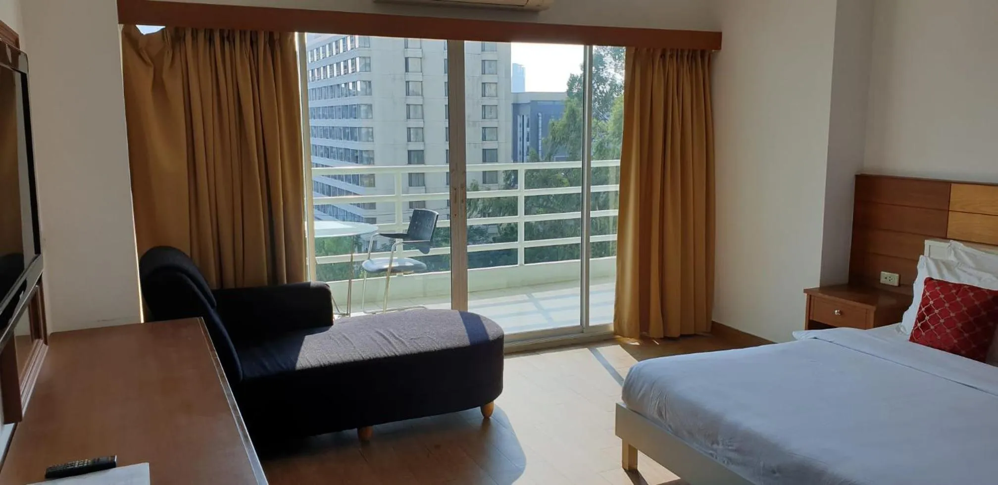 Bed in VTSIX at View Talay 6