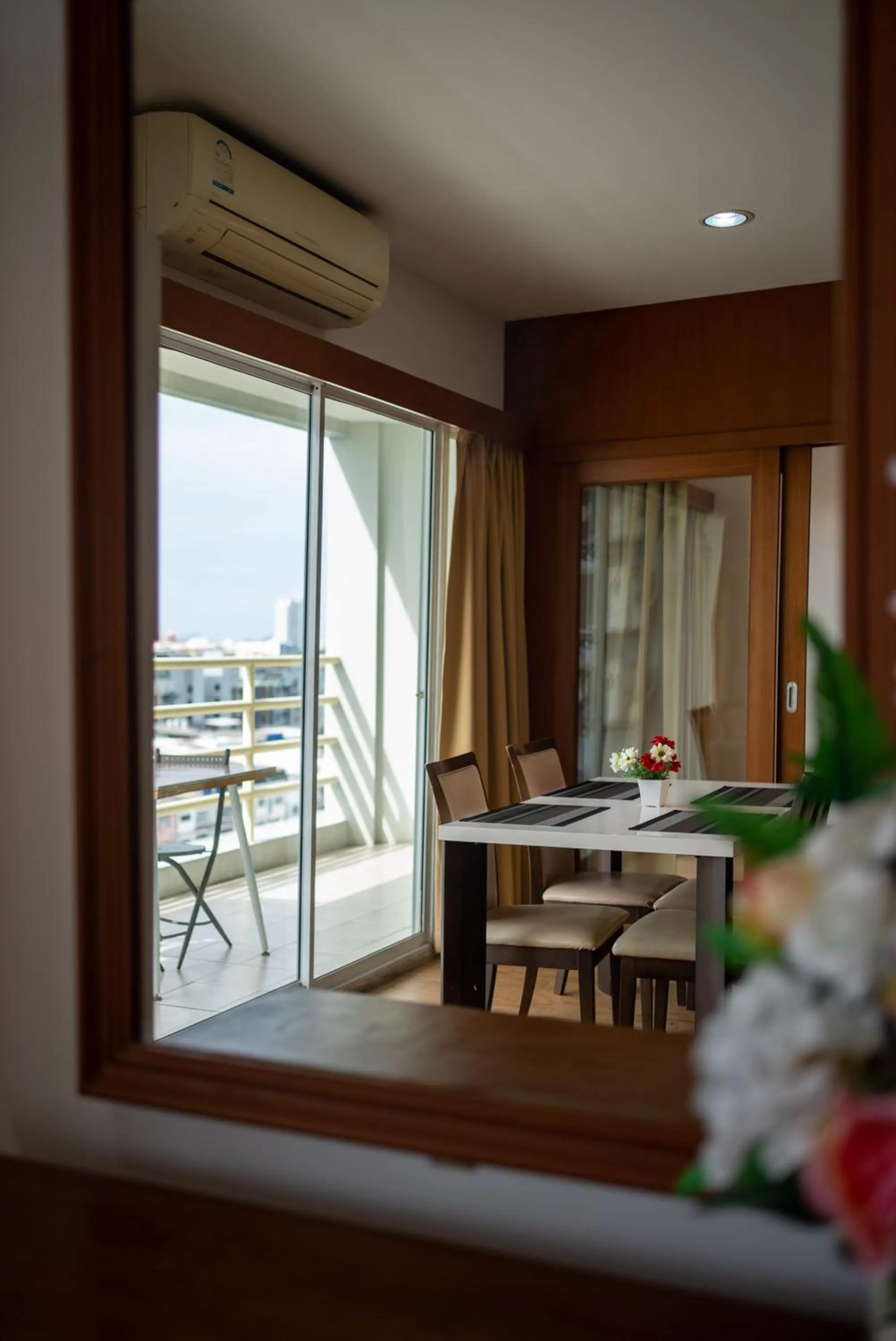 Dining area in VTSIX at View Talay 6