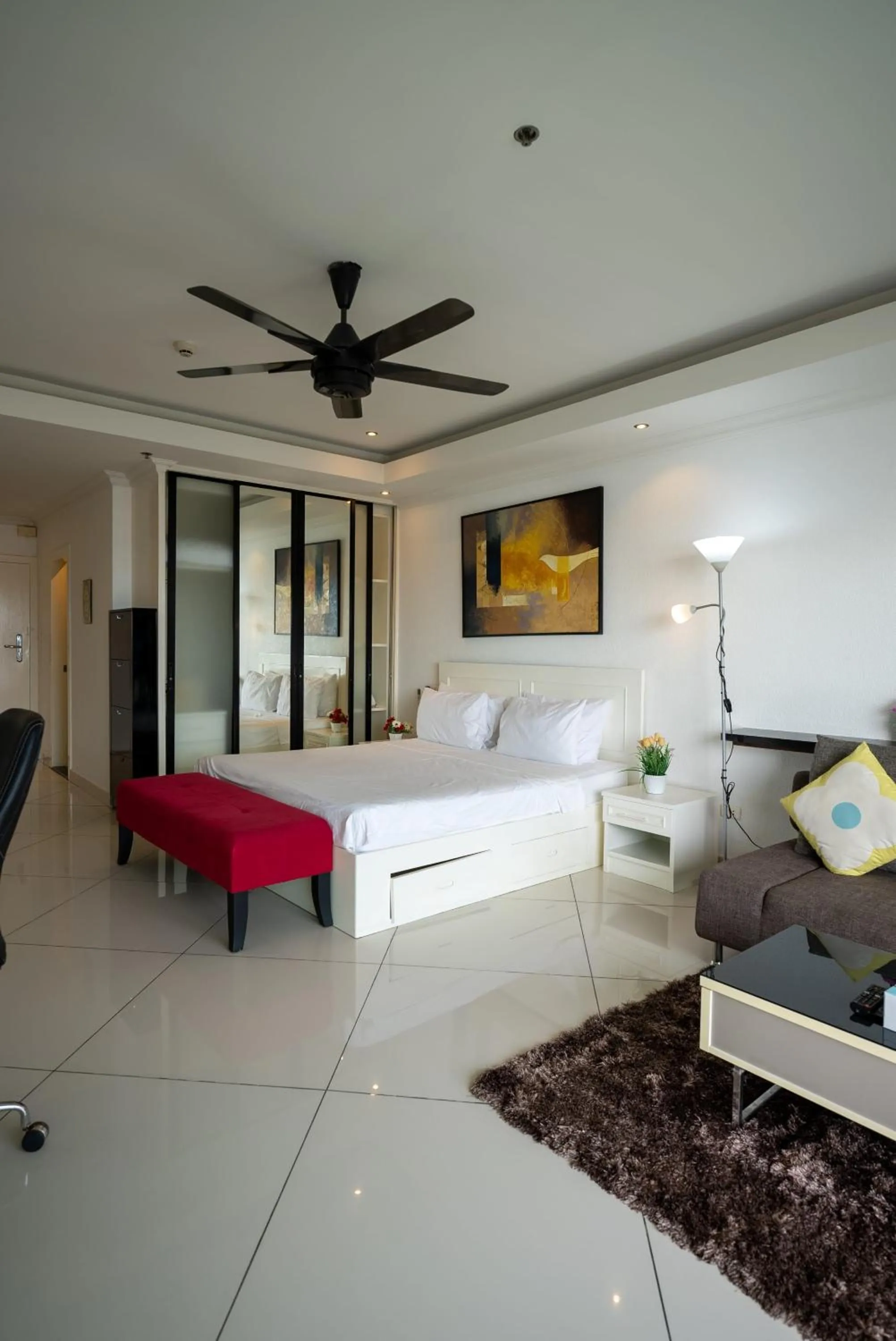 Bed in VTSIX at View Talay 6