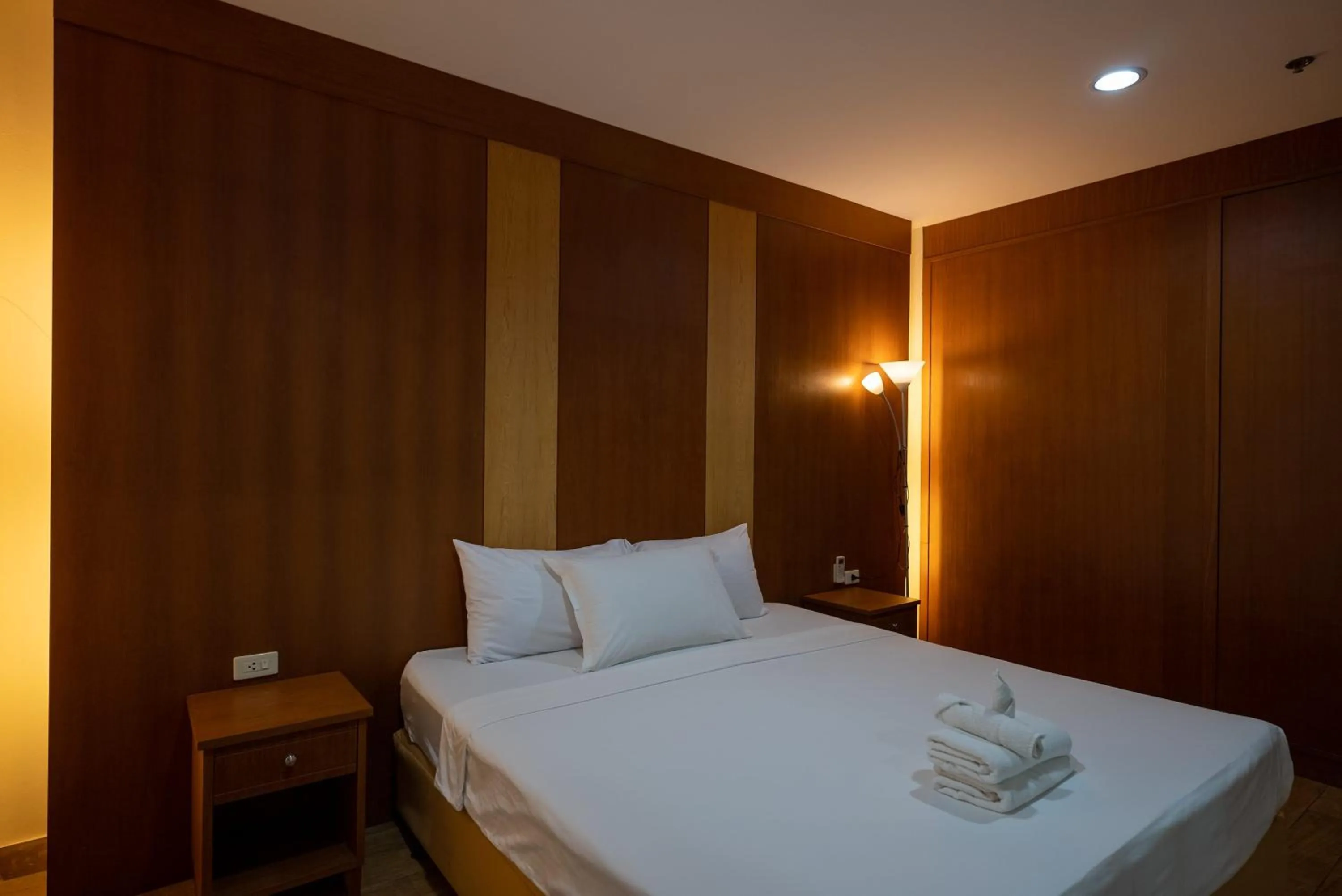 Bed in VTSIX at View Talay 6