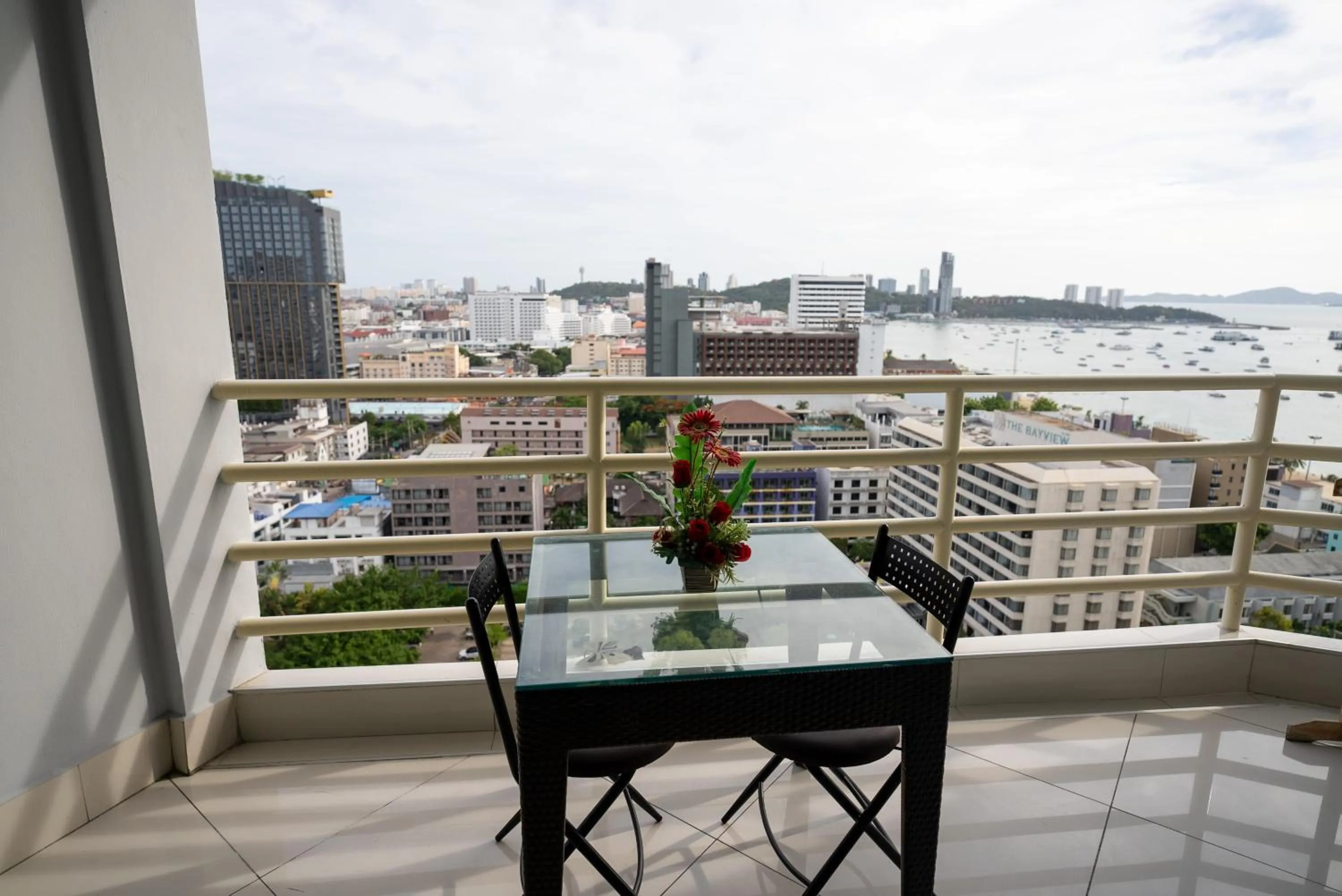 VTSIX at View Talay 6