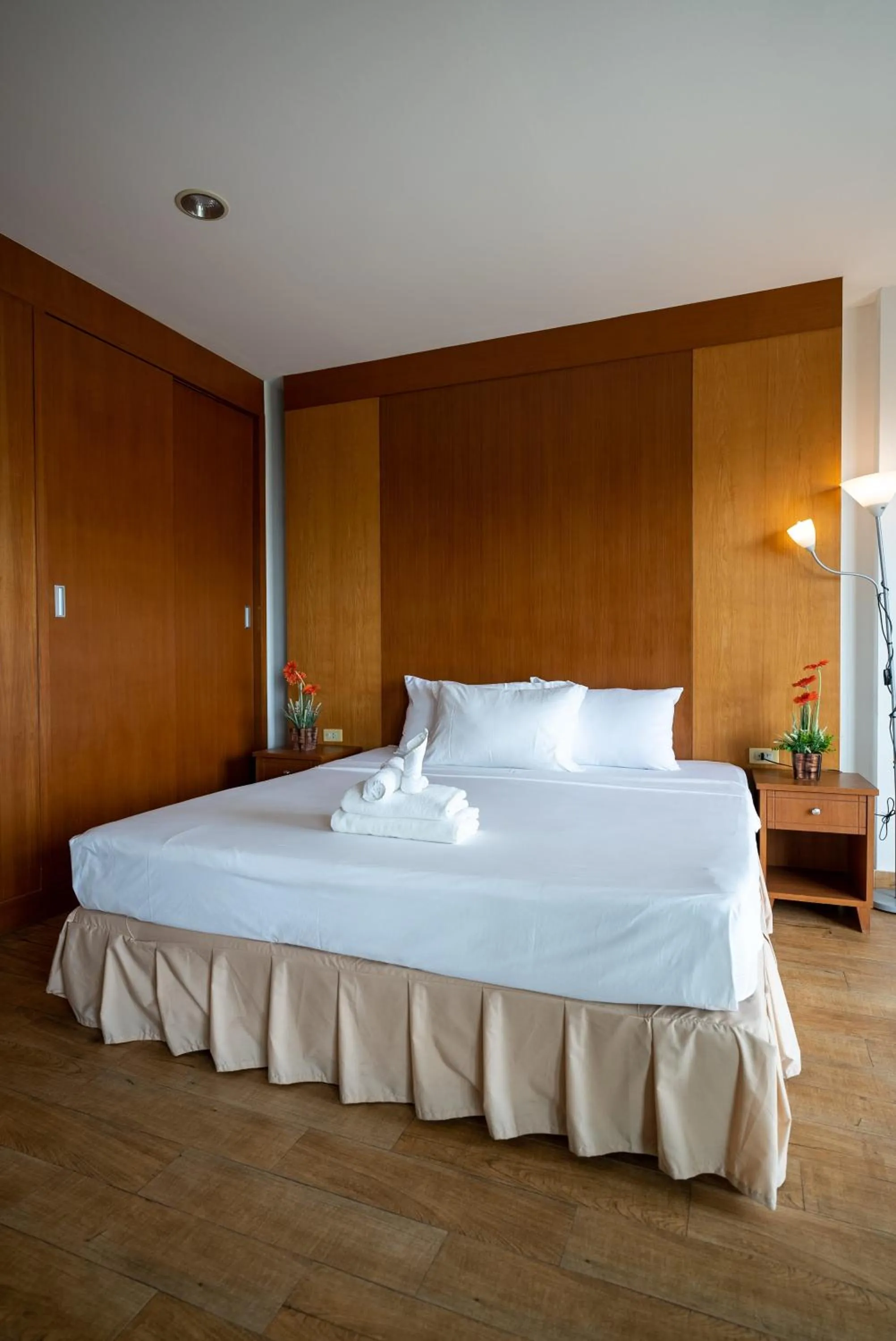 Bed in VTSIX at View Talay 6