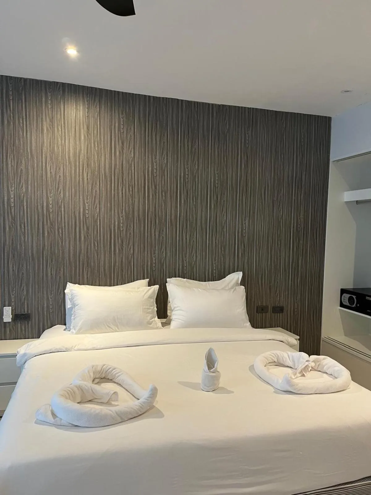 Bed in VTSIX at View Talay 6