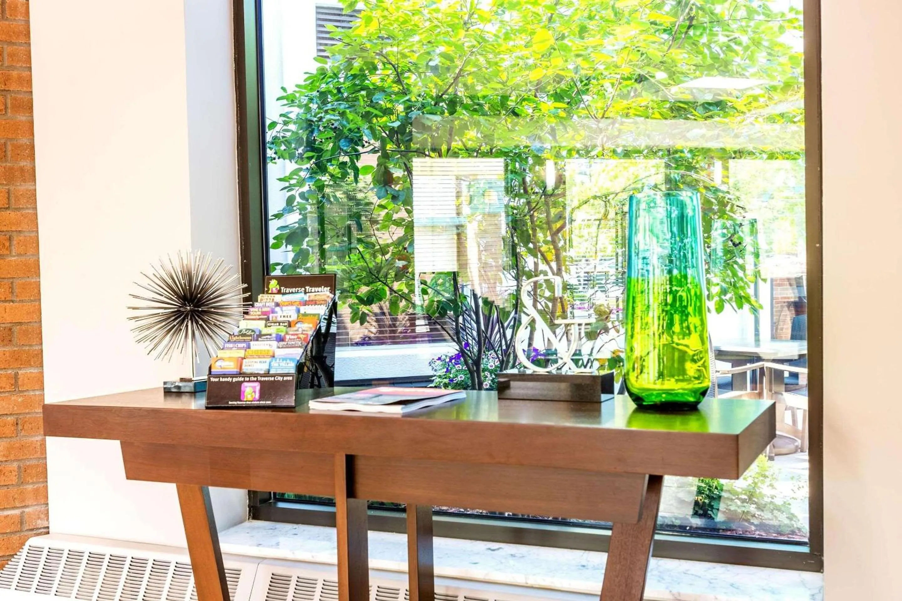 Lobby or reception in Country Inn & Suites by Radisson, Traverse City, MI