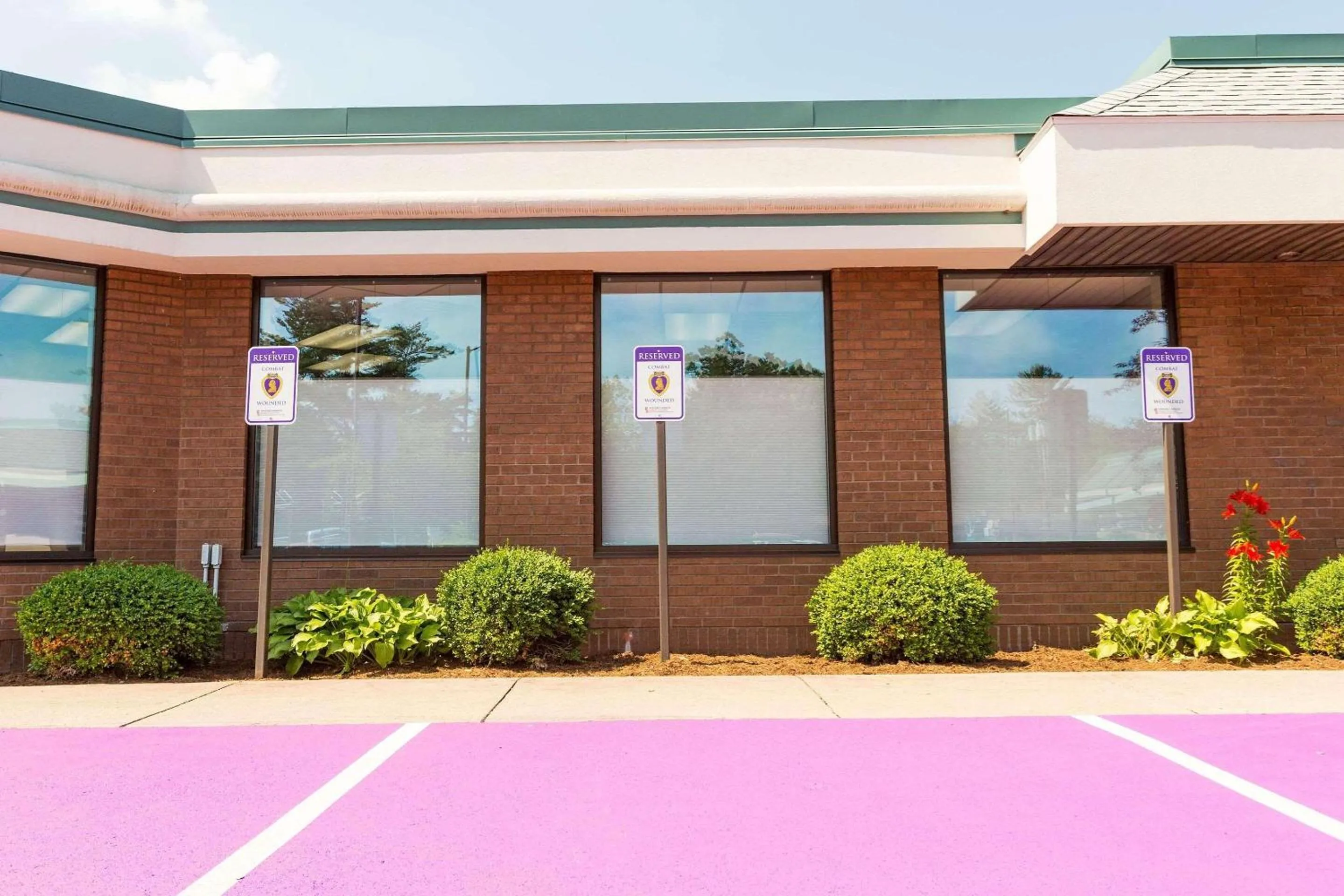 Property building in Country Inn & Suites by Radisson, Traverse City, MI