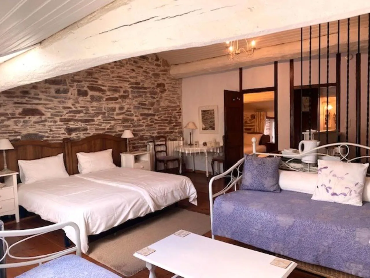 Family Suite in Chez Providence Chambres et Table d'Hôtes