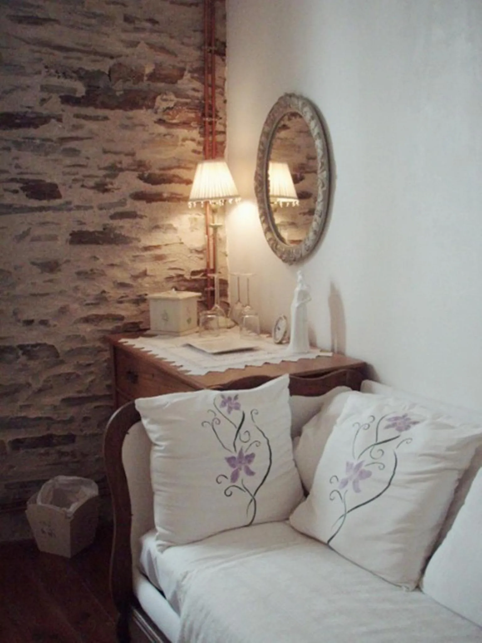 Seating area, Bed in Chez Providence Chambres et Table d'Hôtes