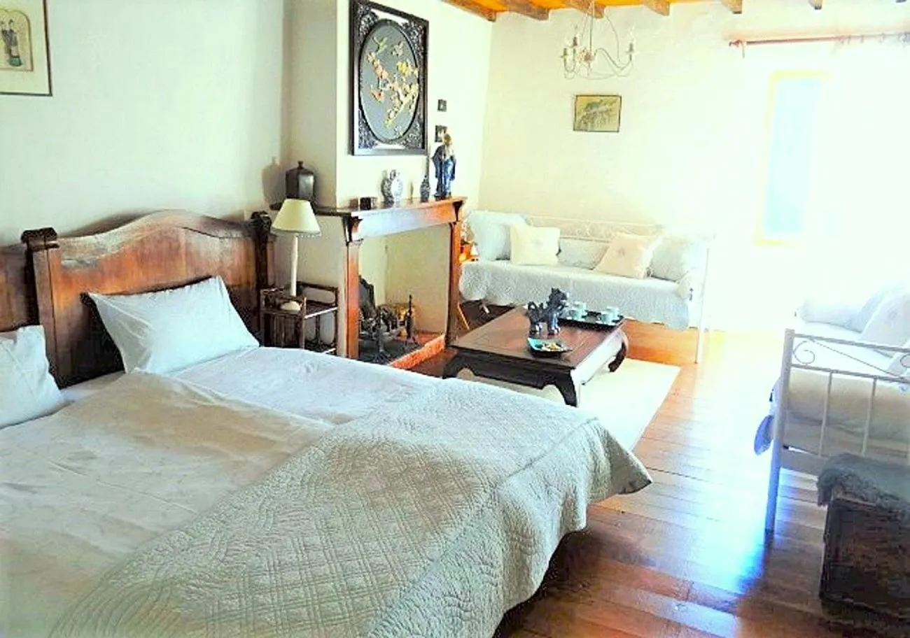 Seating area, Bed in Chez Providence Chambres et Table d'Hôtes