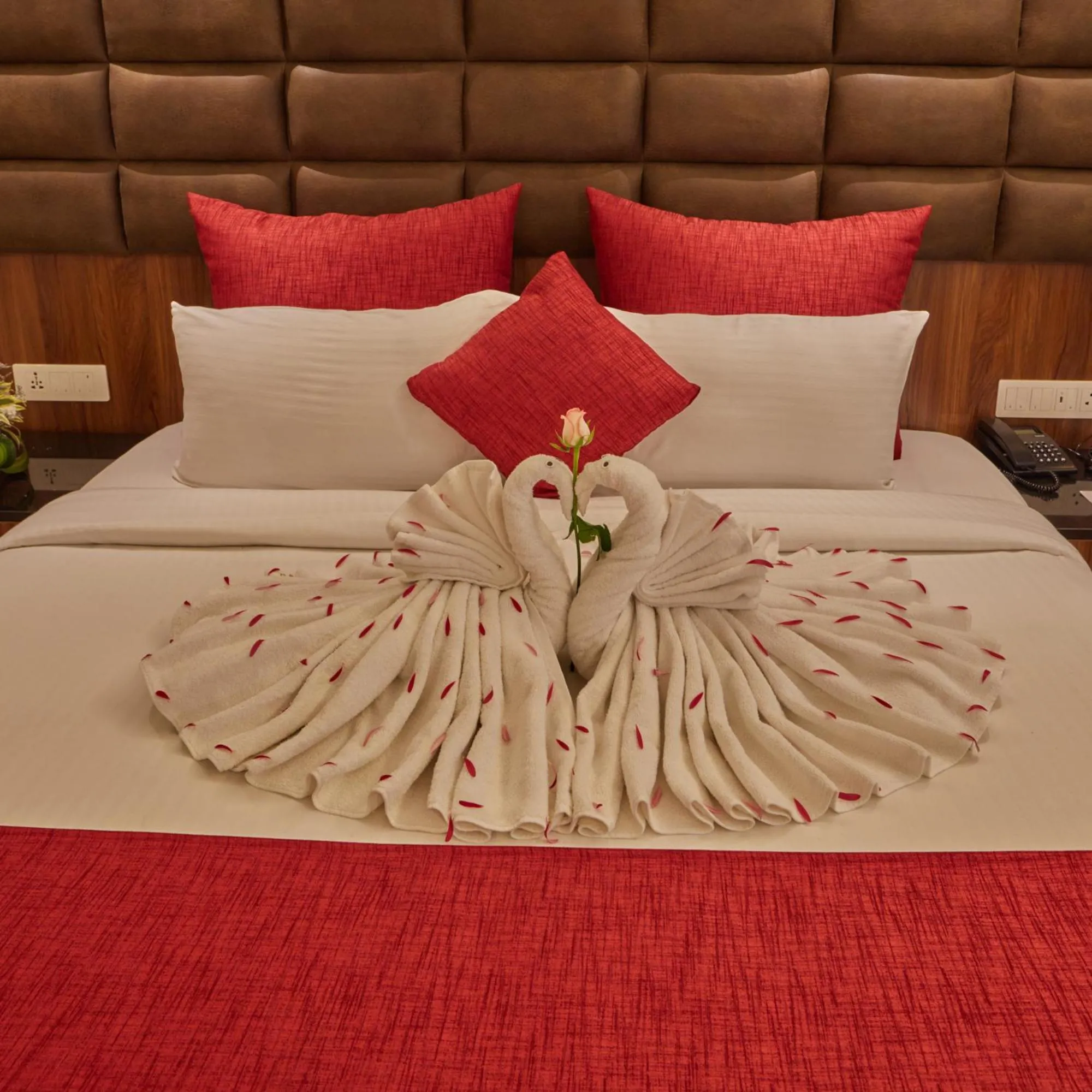 Bedroom, Bed in Shivas Galaxy Hotel