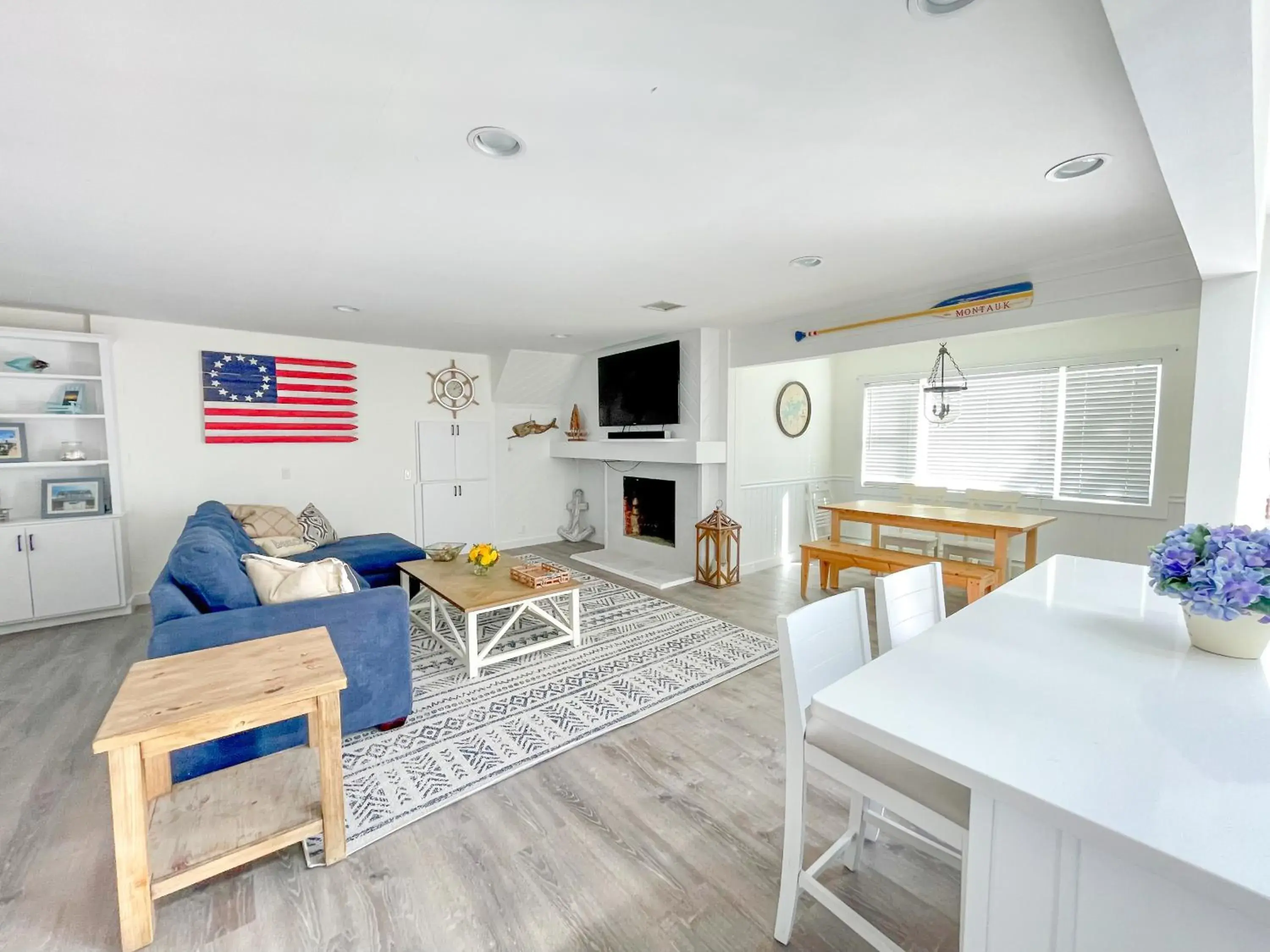 Deluxe Two-Bedroom Apartment in The Montauk Soundview Deluxe Two-Bedroom Apartment in The Montauk Soundview