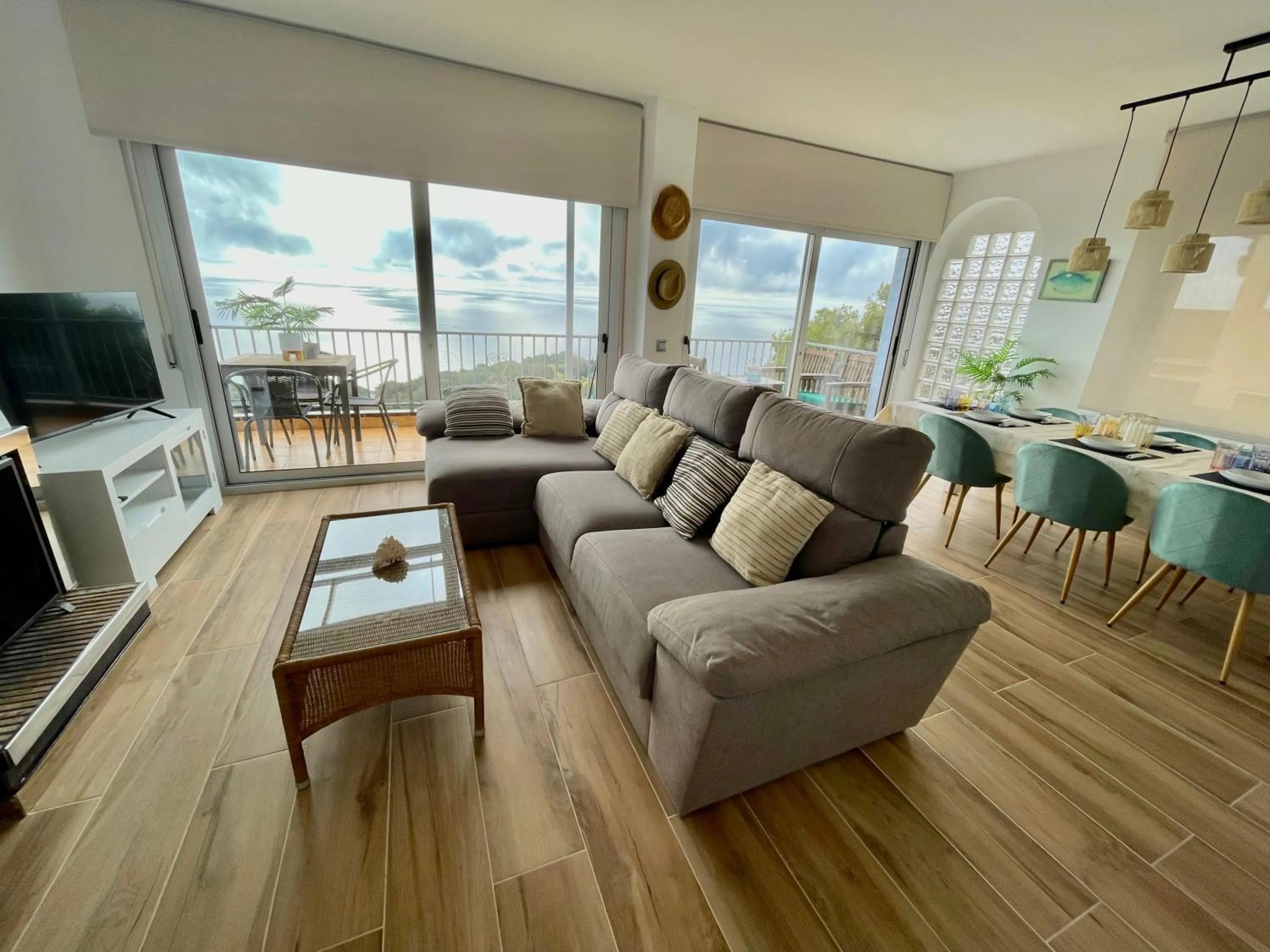 TV and multimedia in LA CASA BLUE , Mediterranean Boutique-Villa in Santa Cristina Beach