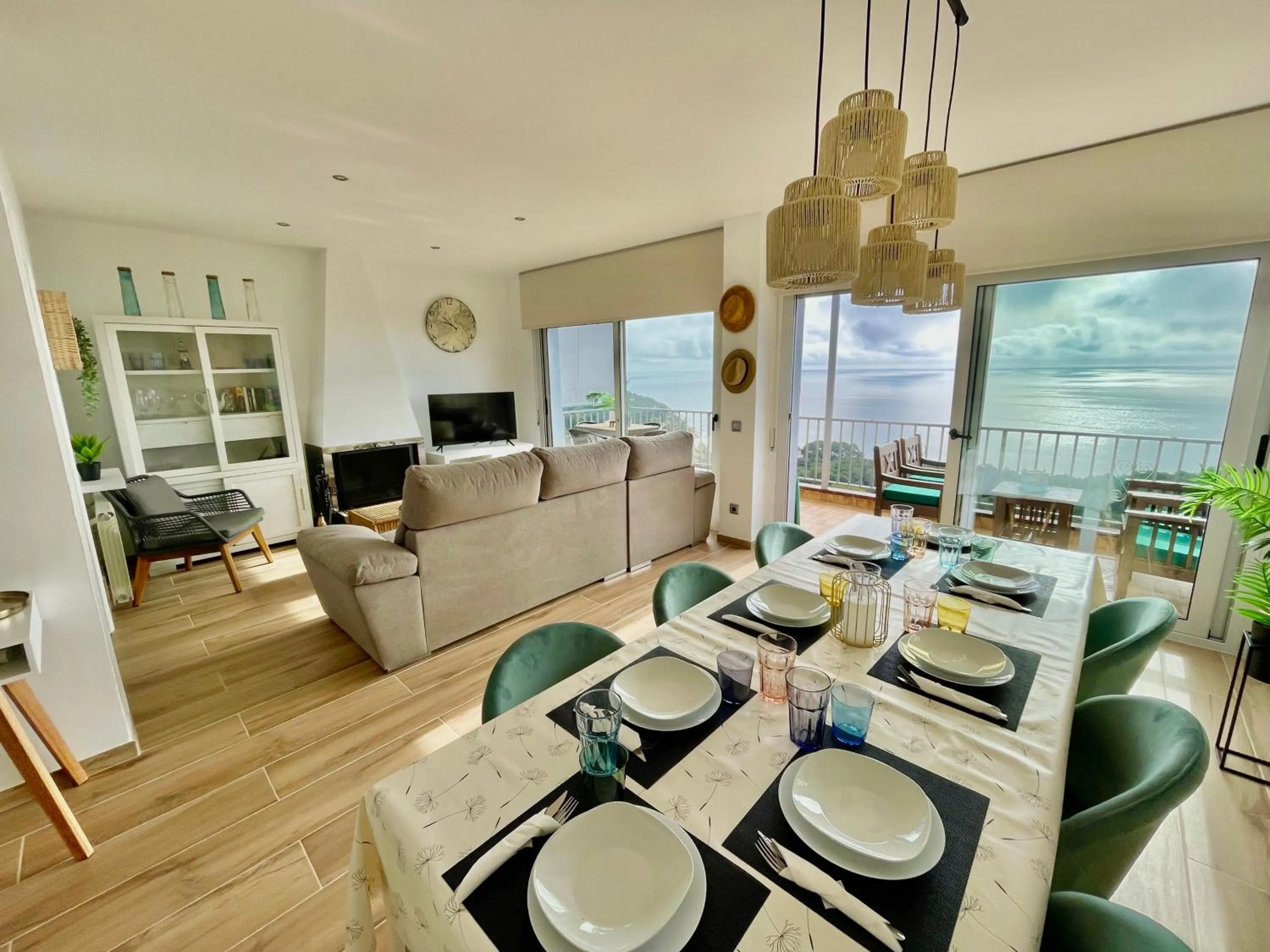 Kitchen or kitchenette in LA CASA BLUE , Mediterranean Boutique-Villa in Santa Cristina Beach