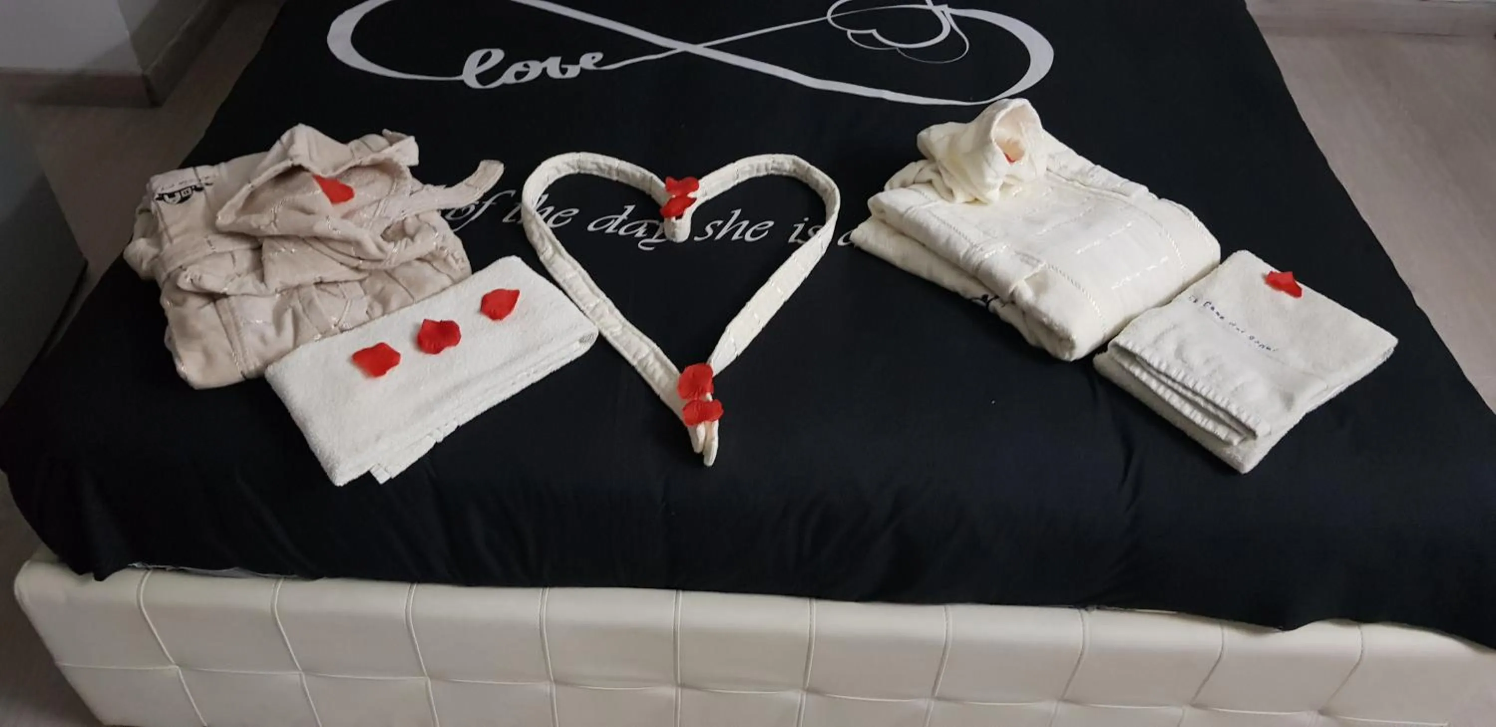 Decorative detail, Bed in La Casa Dei Sogni