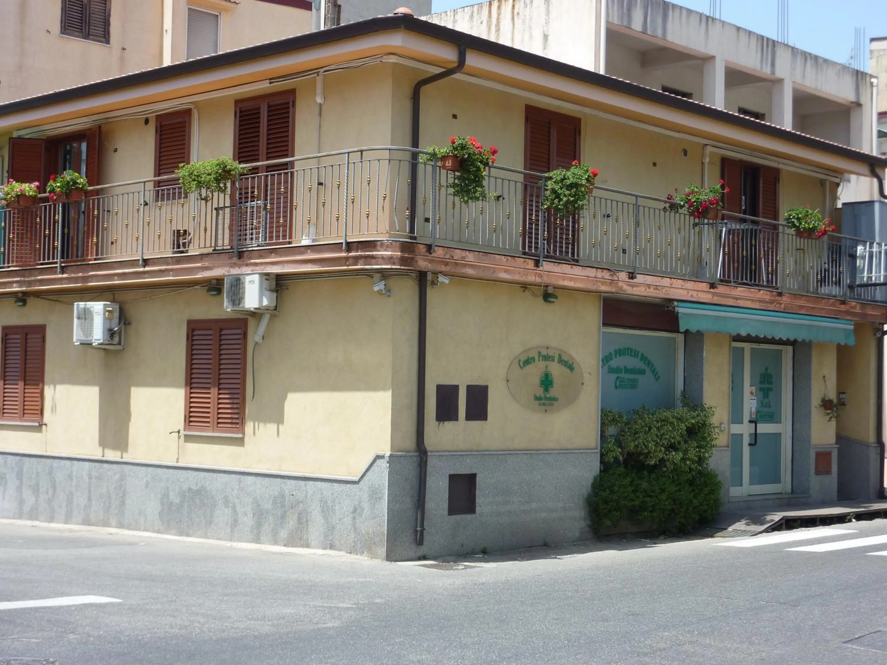 Facade/entrance in La Casa Dei Sogni