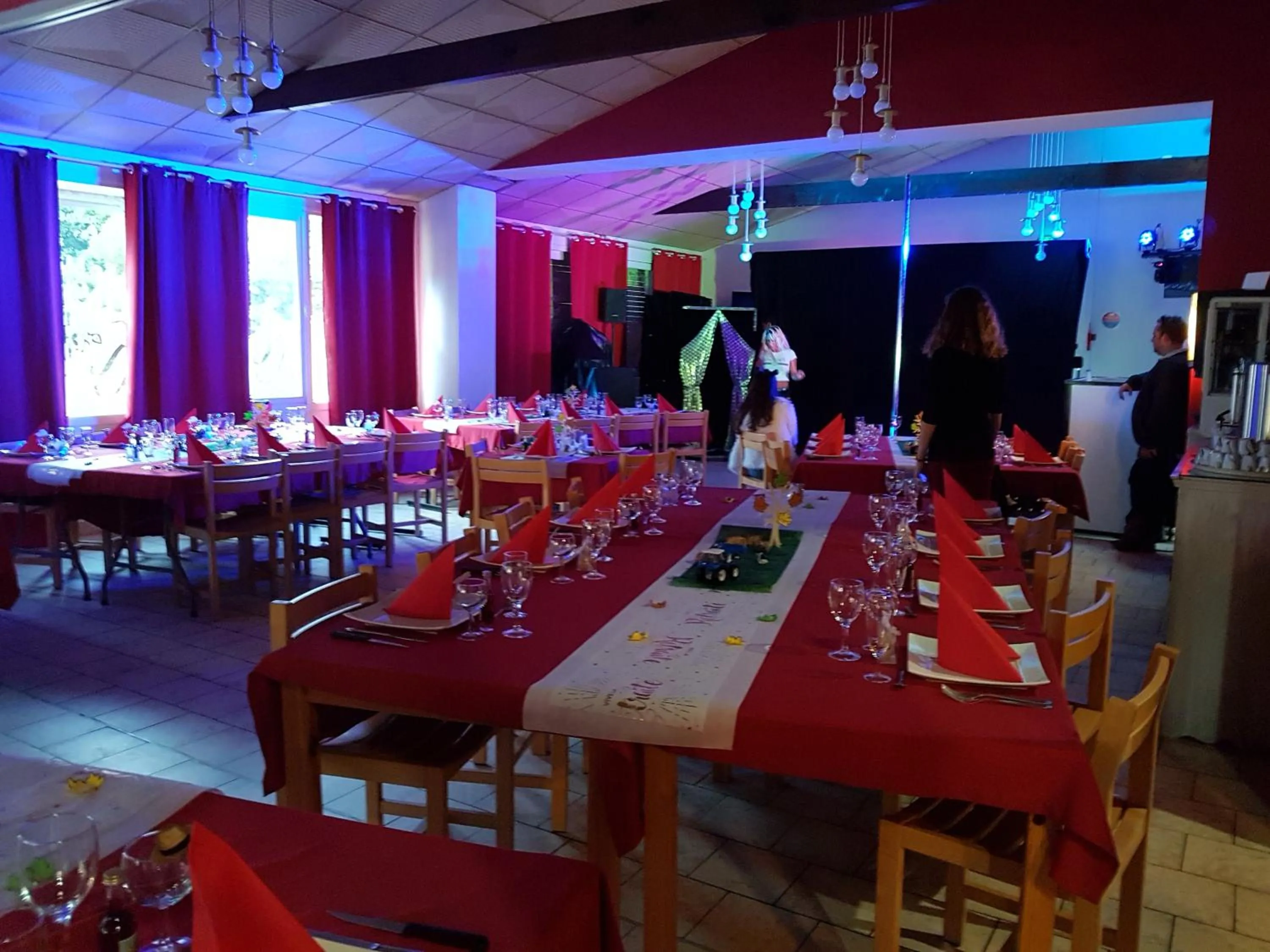 Swimming pool in Les Chênes verts