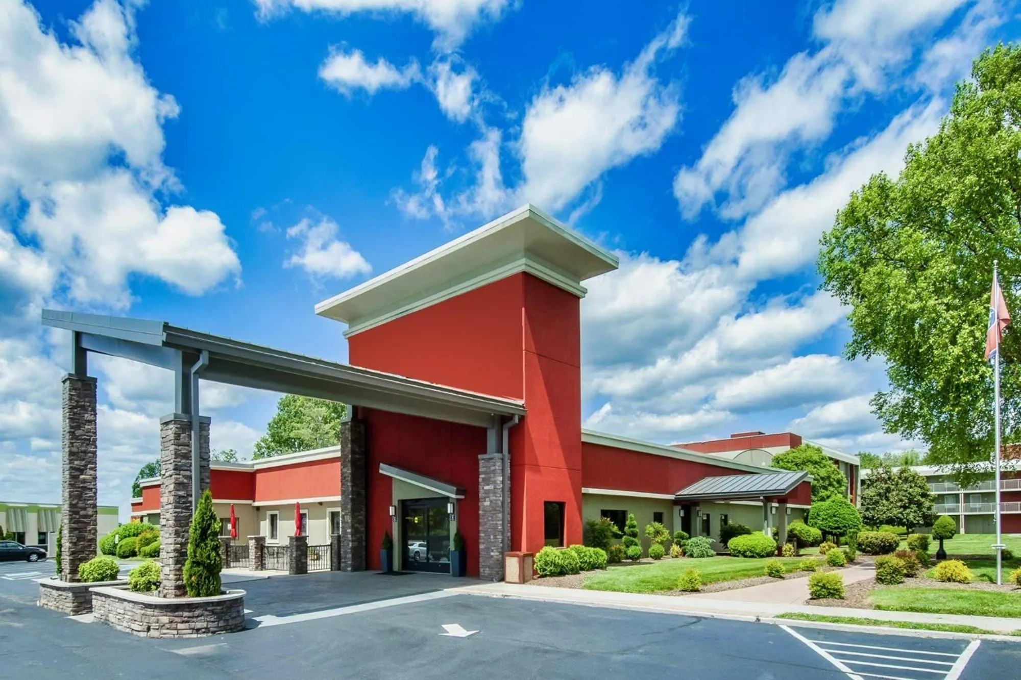 Property building in Days Inn & Suites by Wyndham Johnson City