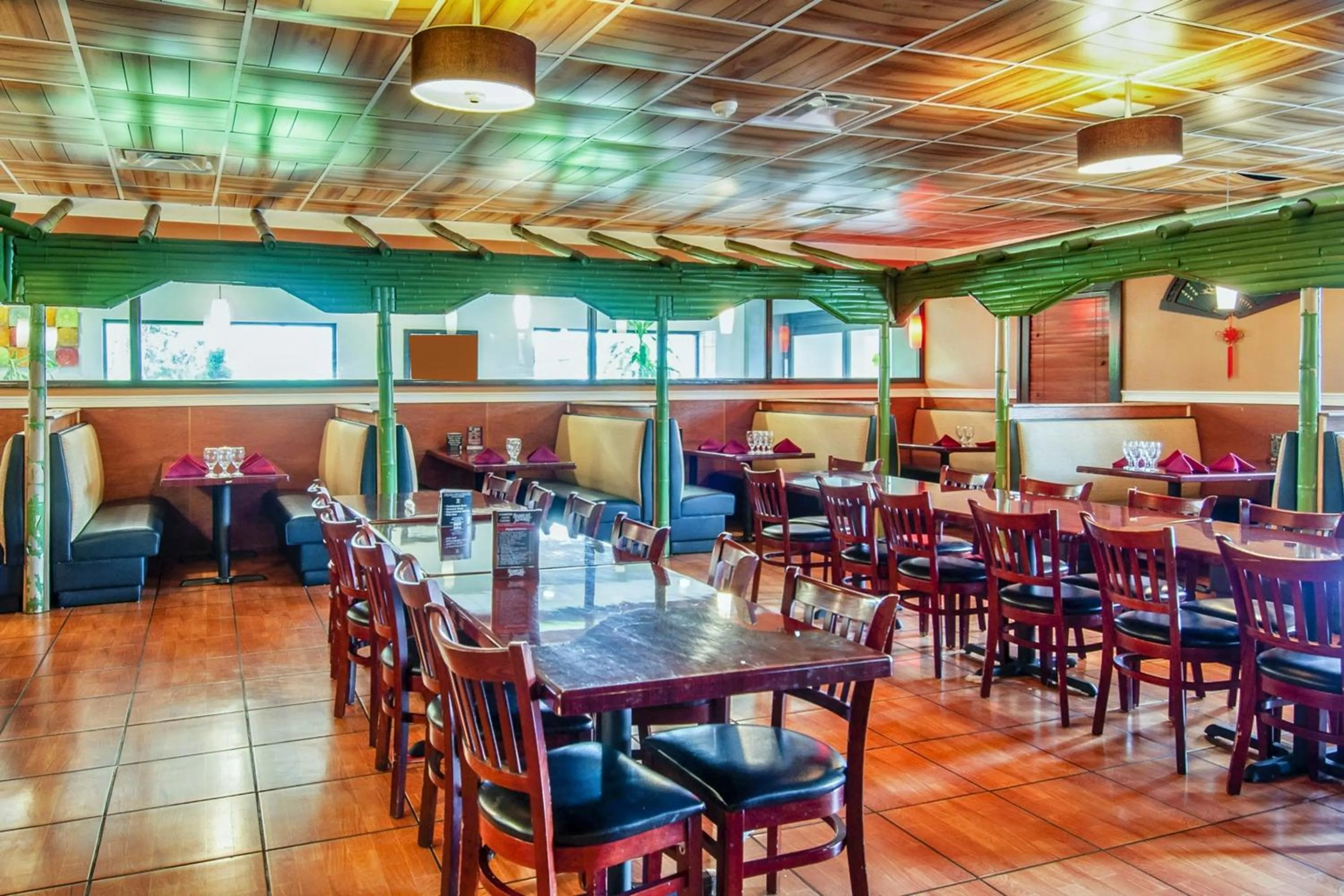 Restaurant/places to eat in Days Inn & Suites by Wyndham Johnson City