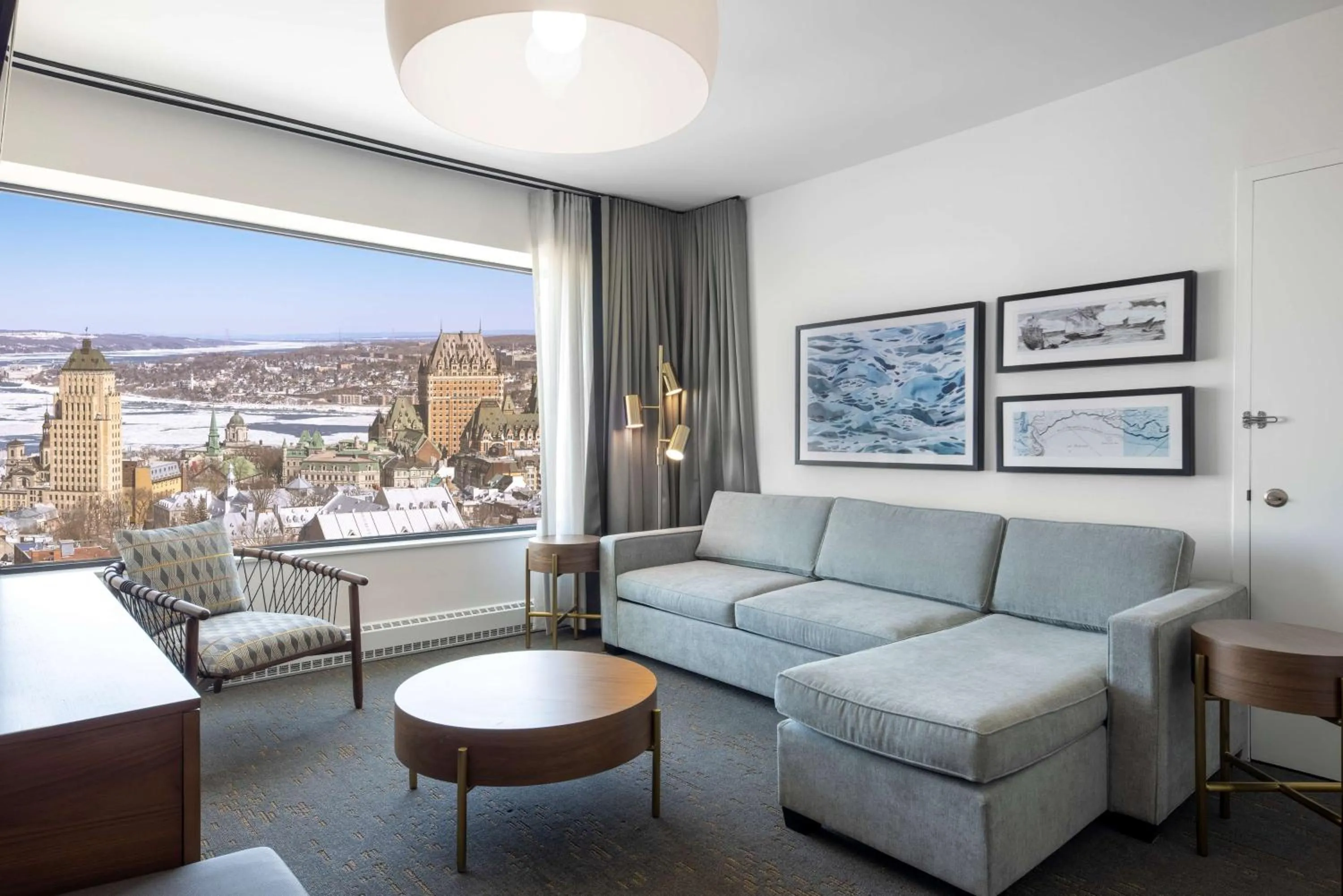 Living room in Hilton Quebec