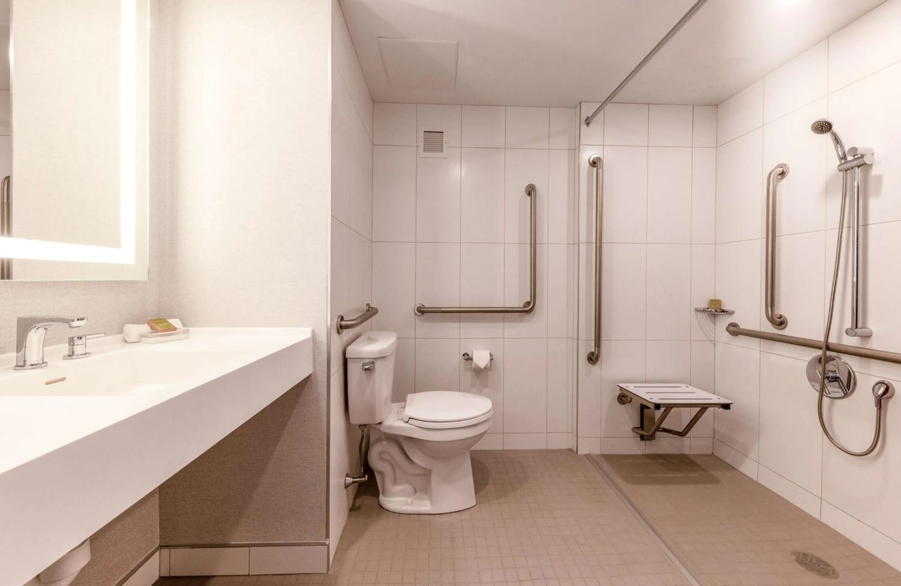 Bathroom in Hilton Quebec