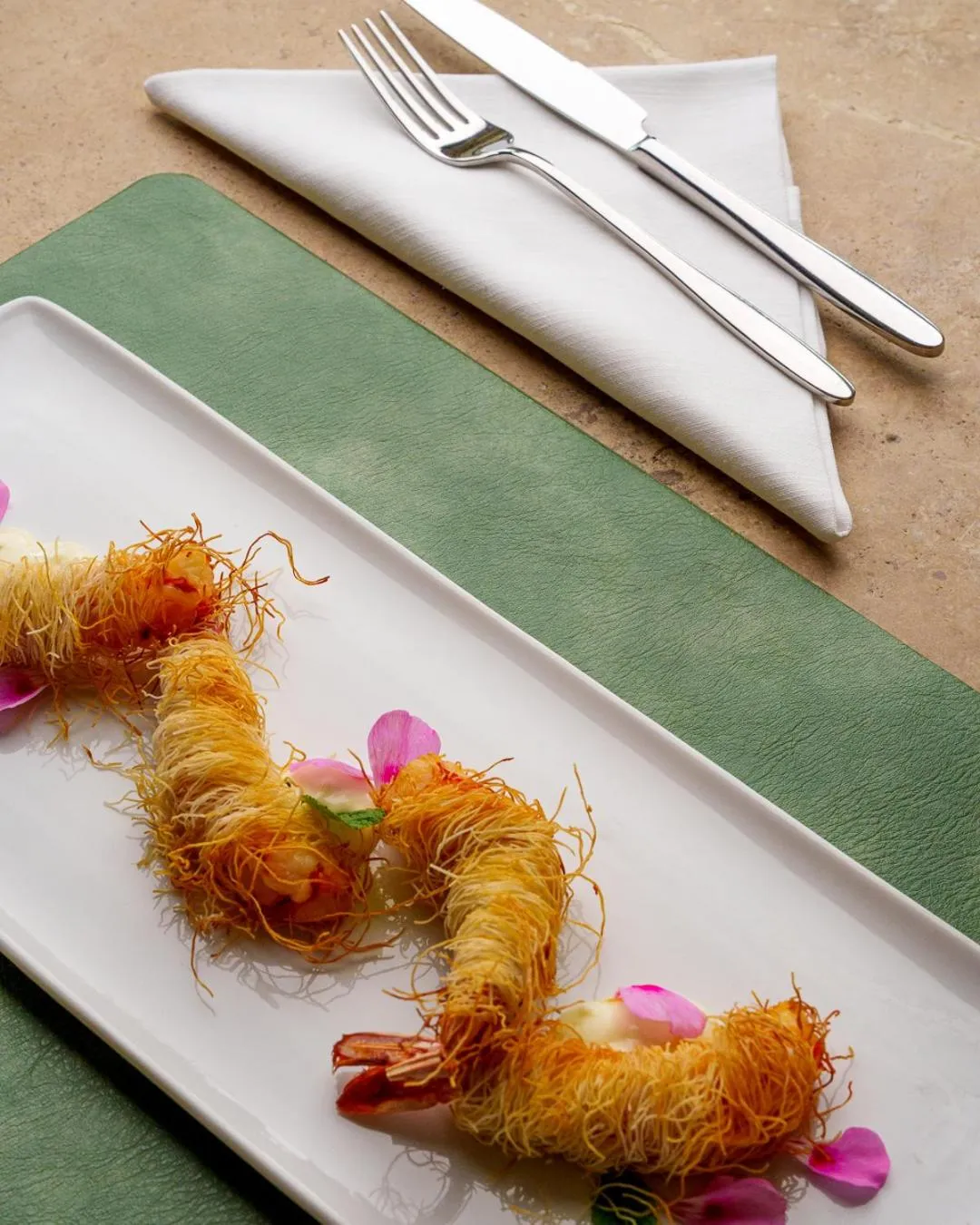 Restaurant/places to eat in Golden Apartments