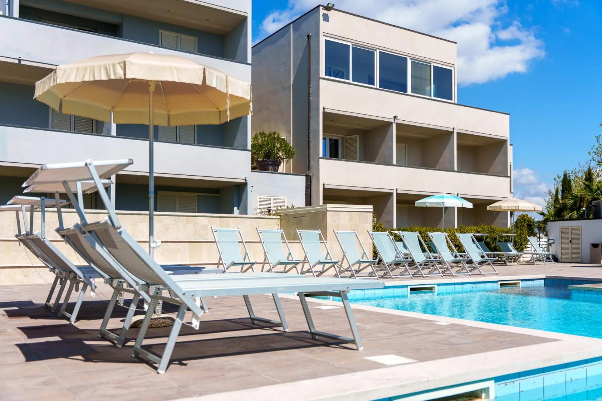 Swimming pool in Golden Apartments