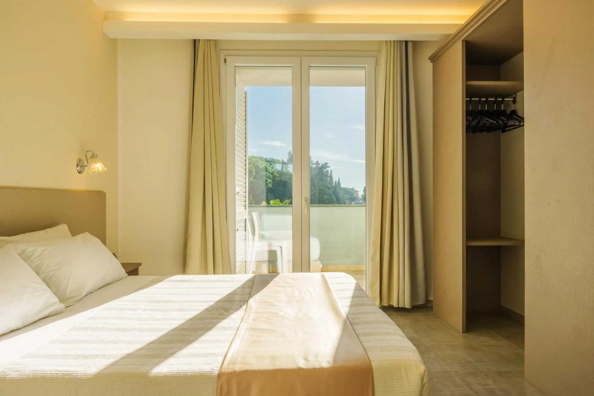 Bedroom, Bed in Golden Apartments