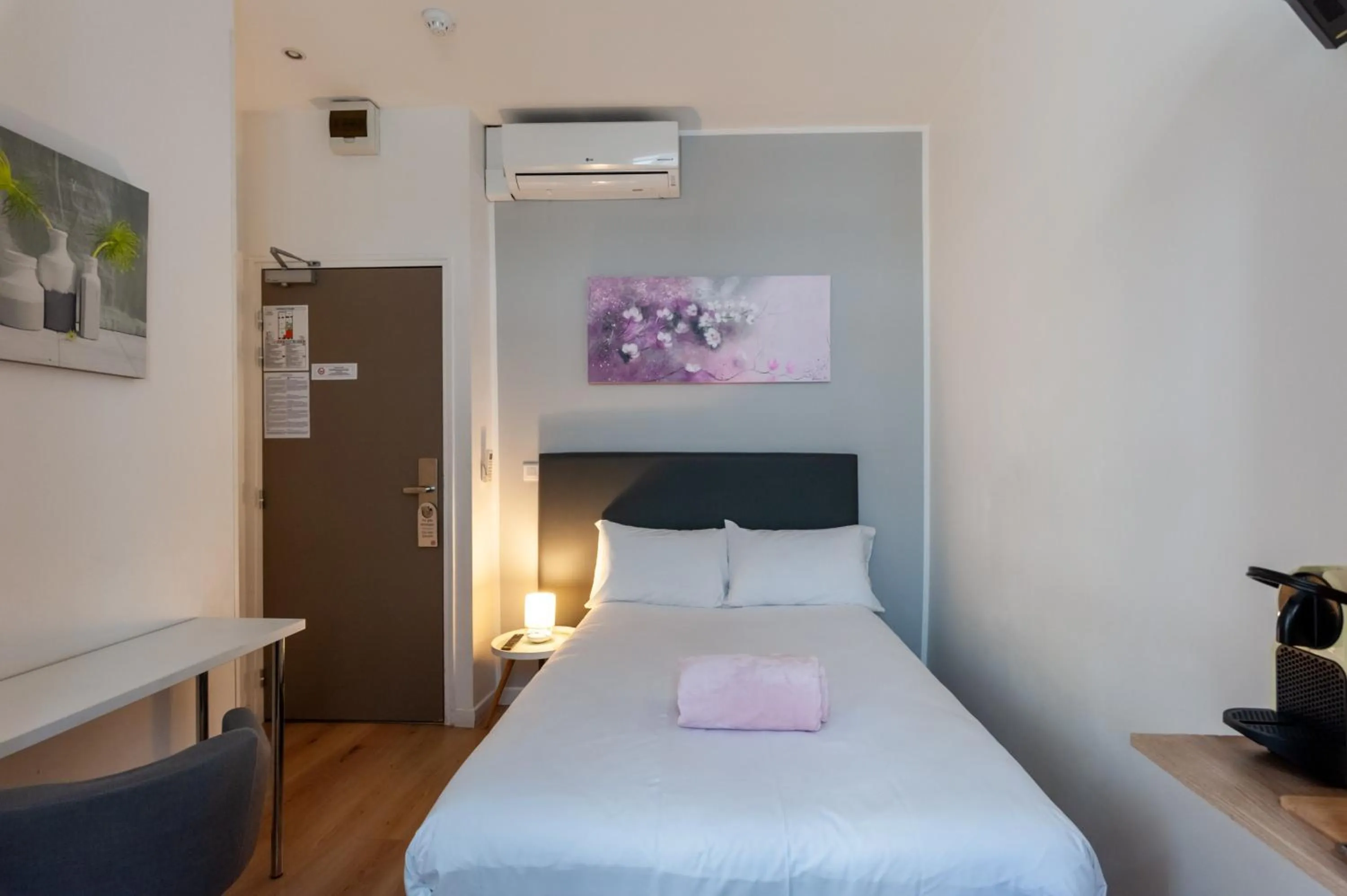 Bed in Hotel l'Hotera