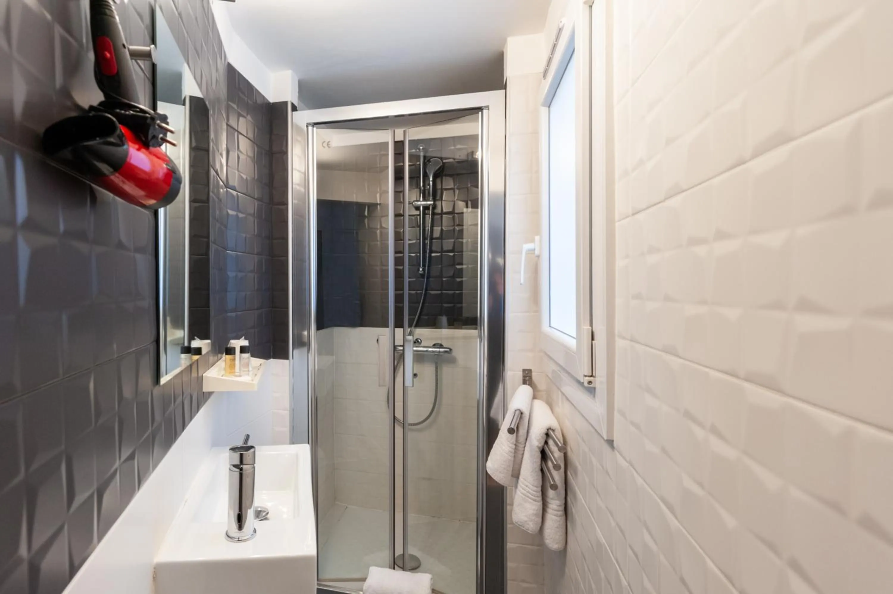 Bathroom in Hotel l'Hotera