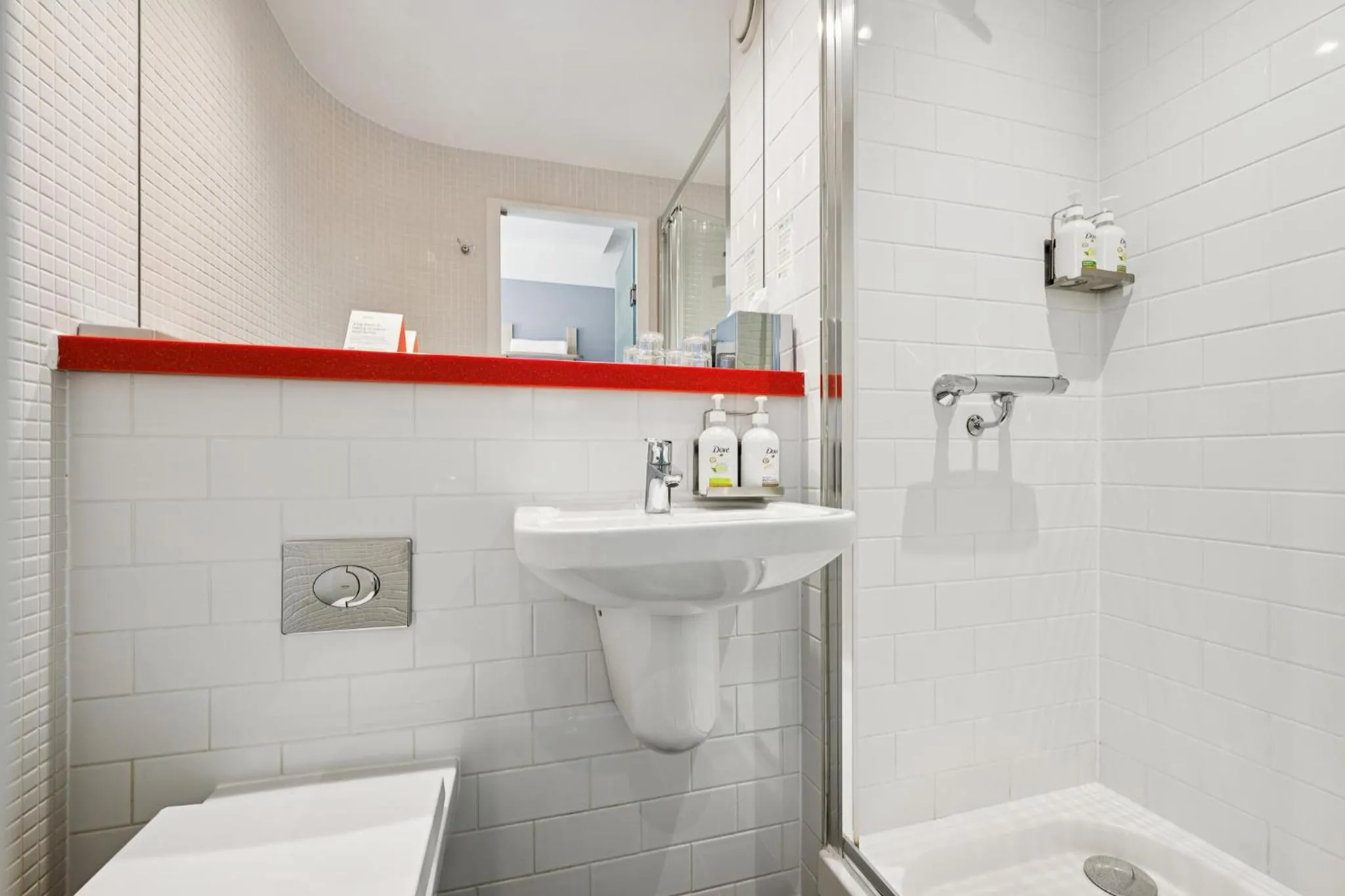 Bathroom in Garner Hotel Edinburgh - Haymarket by IHG