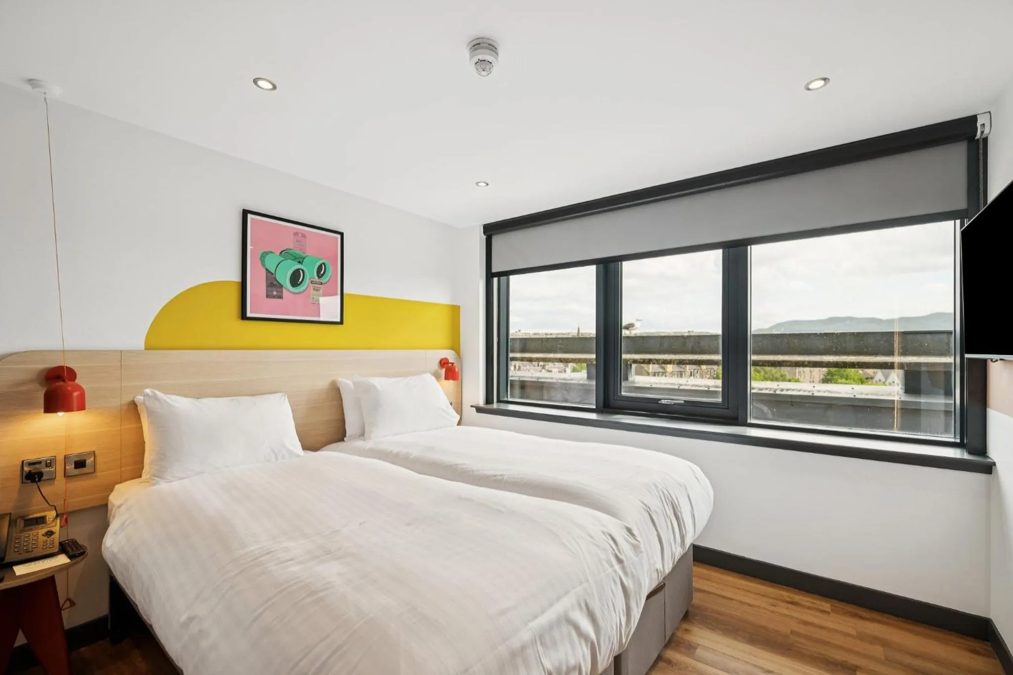 Photo of the whole room, Bed in Garner Hotel Edinburgh - Haymarket by IHG