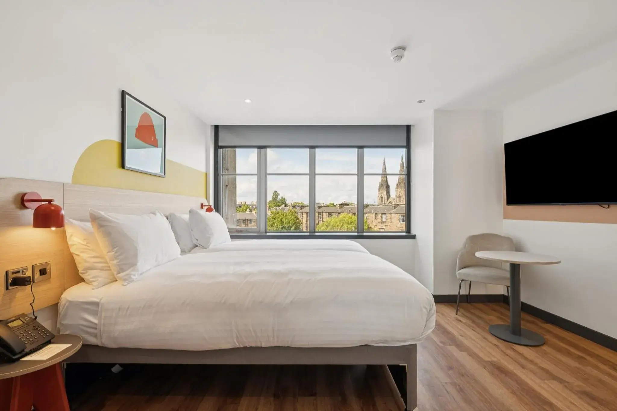 Cozy Twin Room in Garner Hotel Edinburgh - Haymarket by IHG Cozy Twin Room in Garner Hotel Edinburgh - Haymarket by IHG
