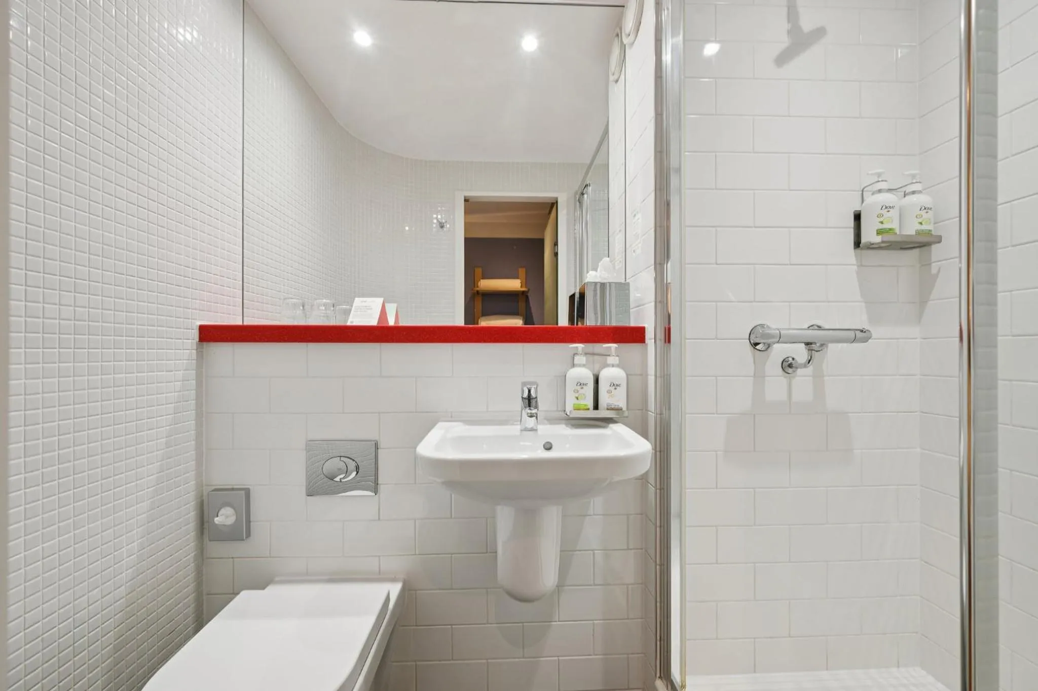 Bedroom in Garner Hotel Edinburgh - Haymarket by IHG