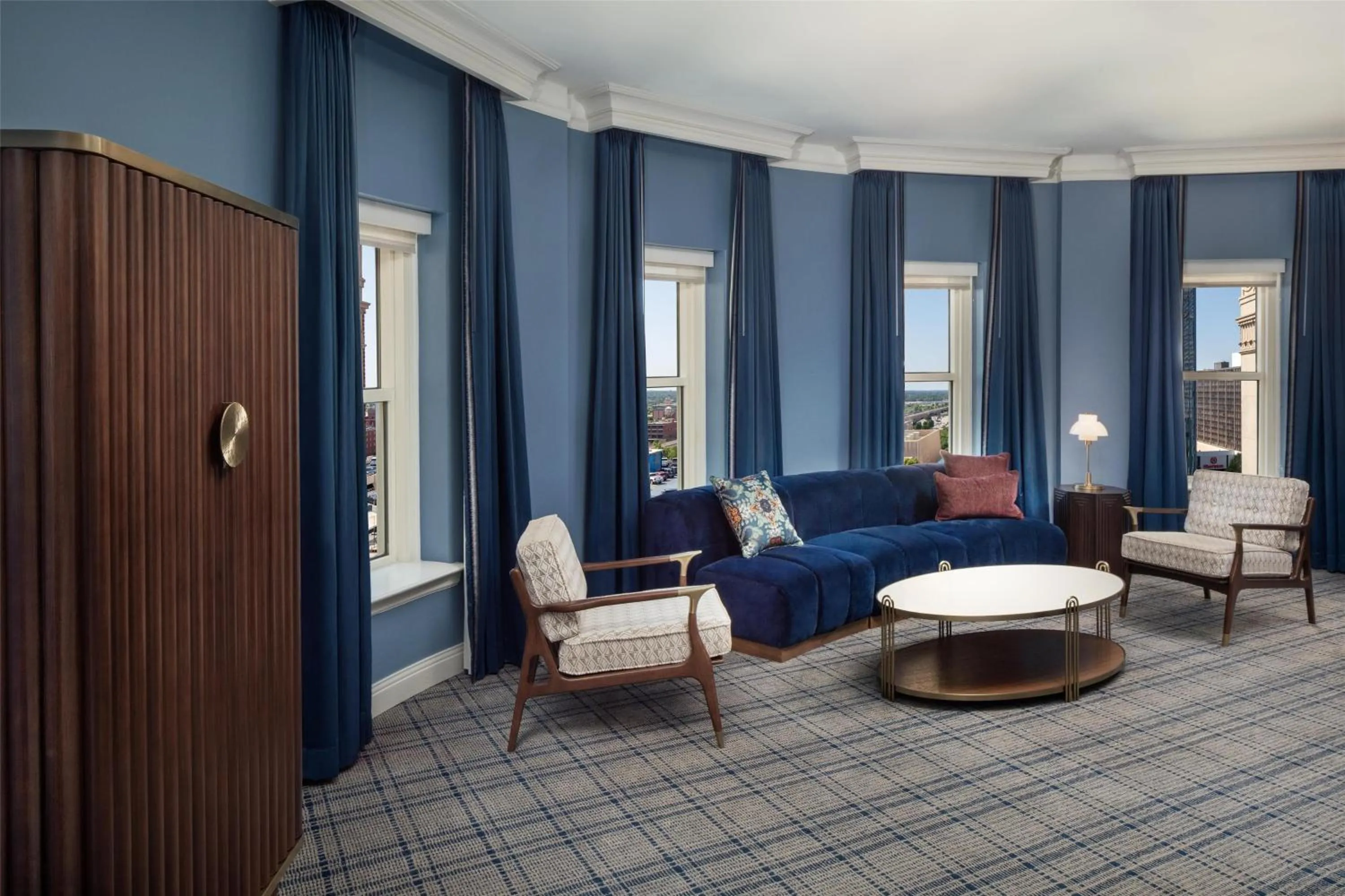 Living room in The Skirvin Hilton Oklahoma City