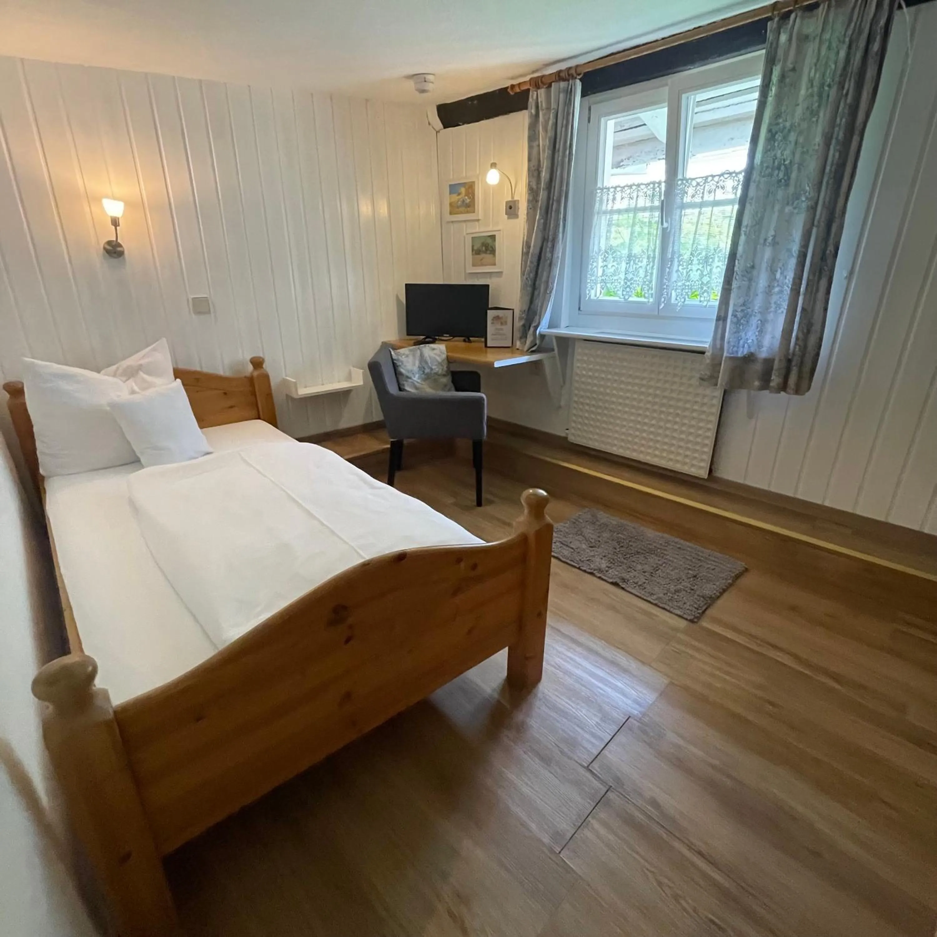 Bed in Hotel Gasthof Inselgraben garni