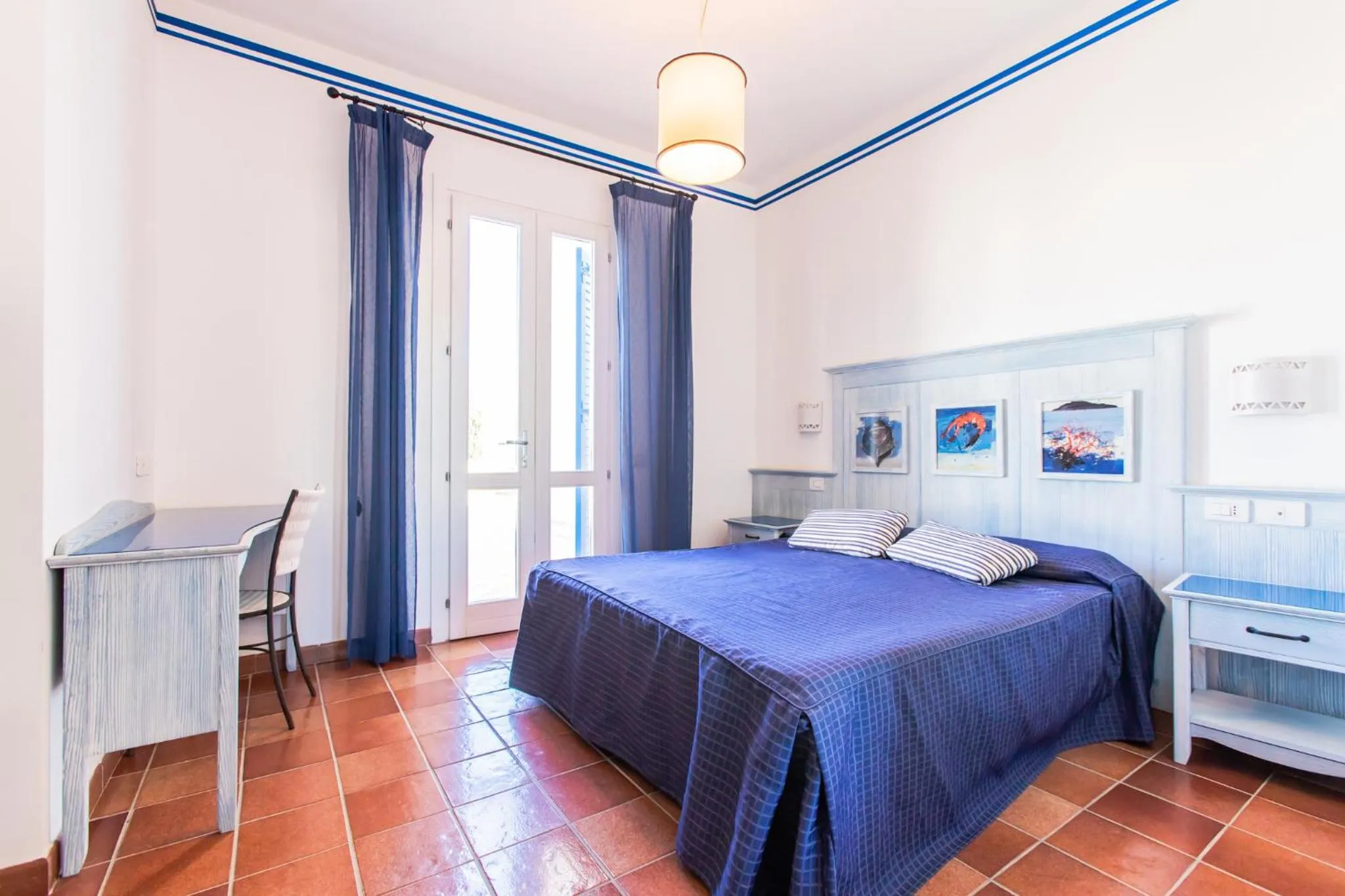 Bed in Resort Cala La Luna