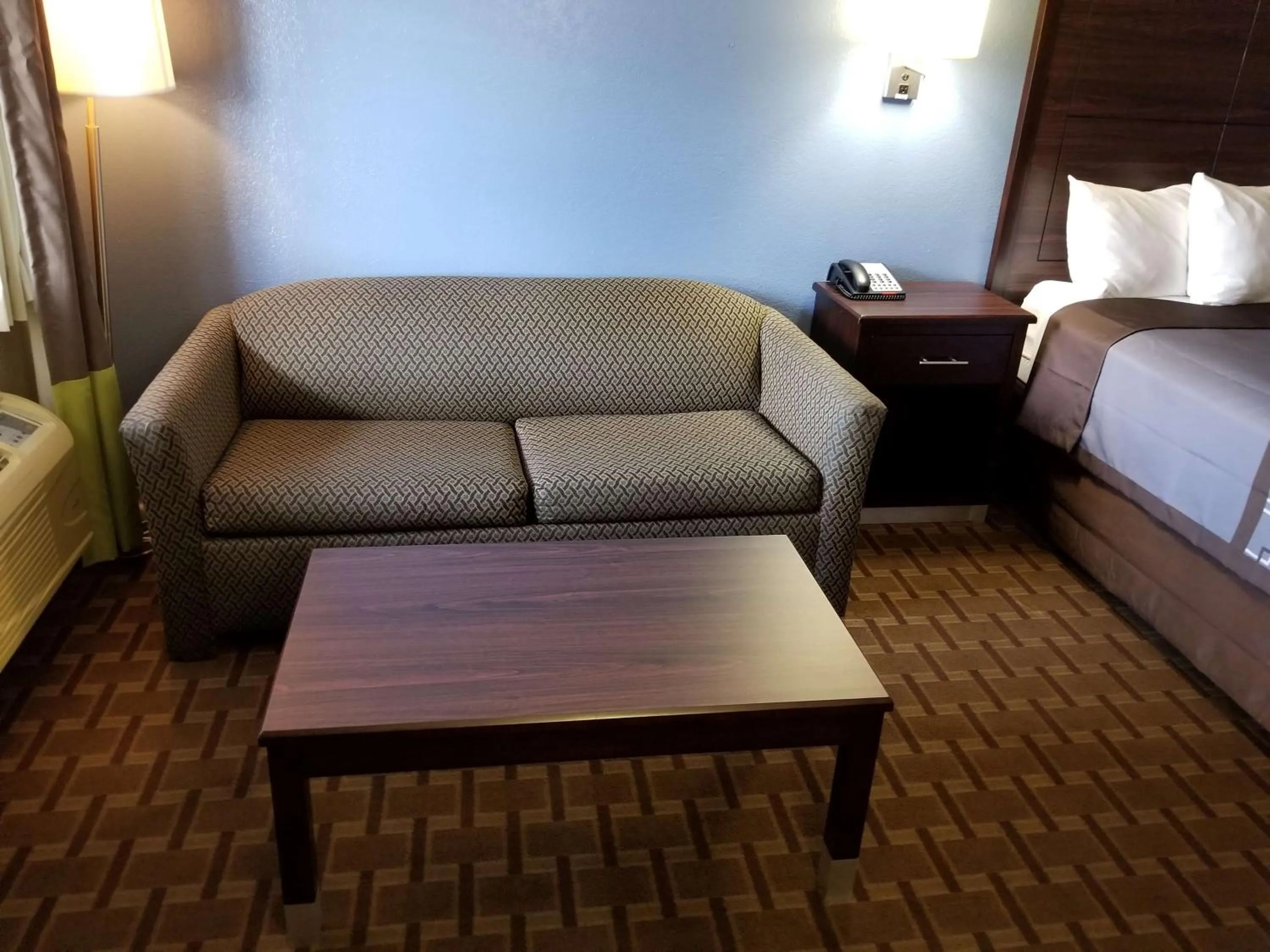 Bedroom, Bed in SureStay Hotel by Best Western Terrell