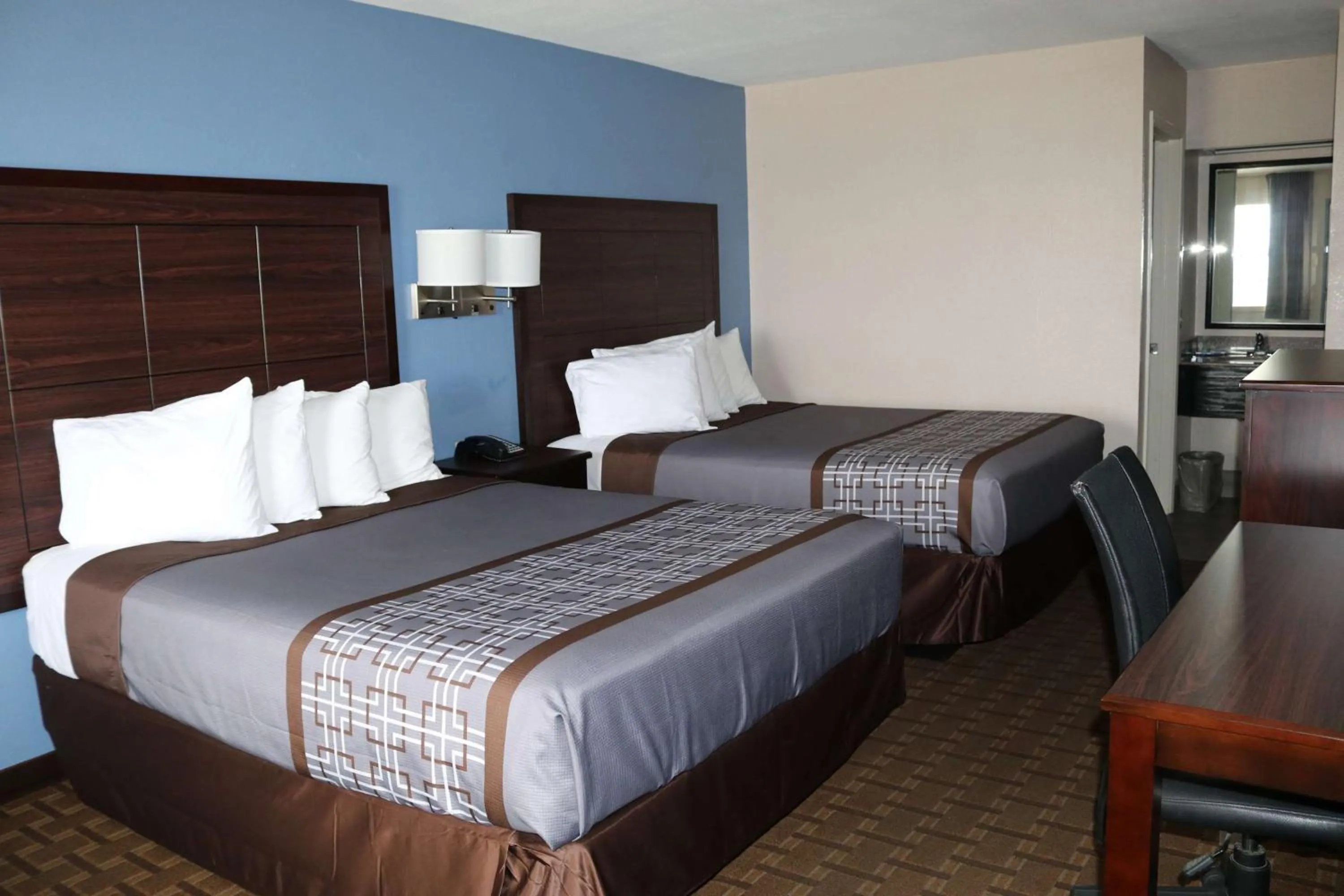 Bedroom, Bed in SureStay Hotel by Best Western Terrell