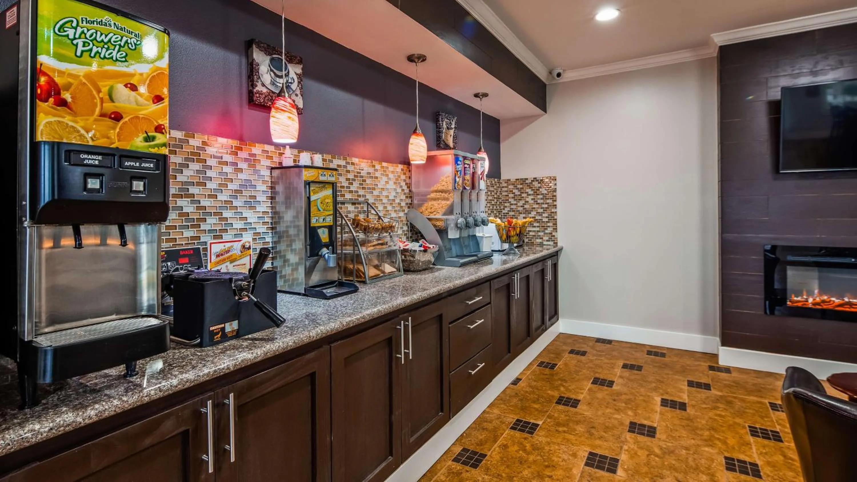 Breakfast in SureStay Hotel by Best Western Terrell