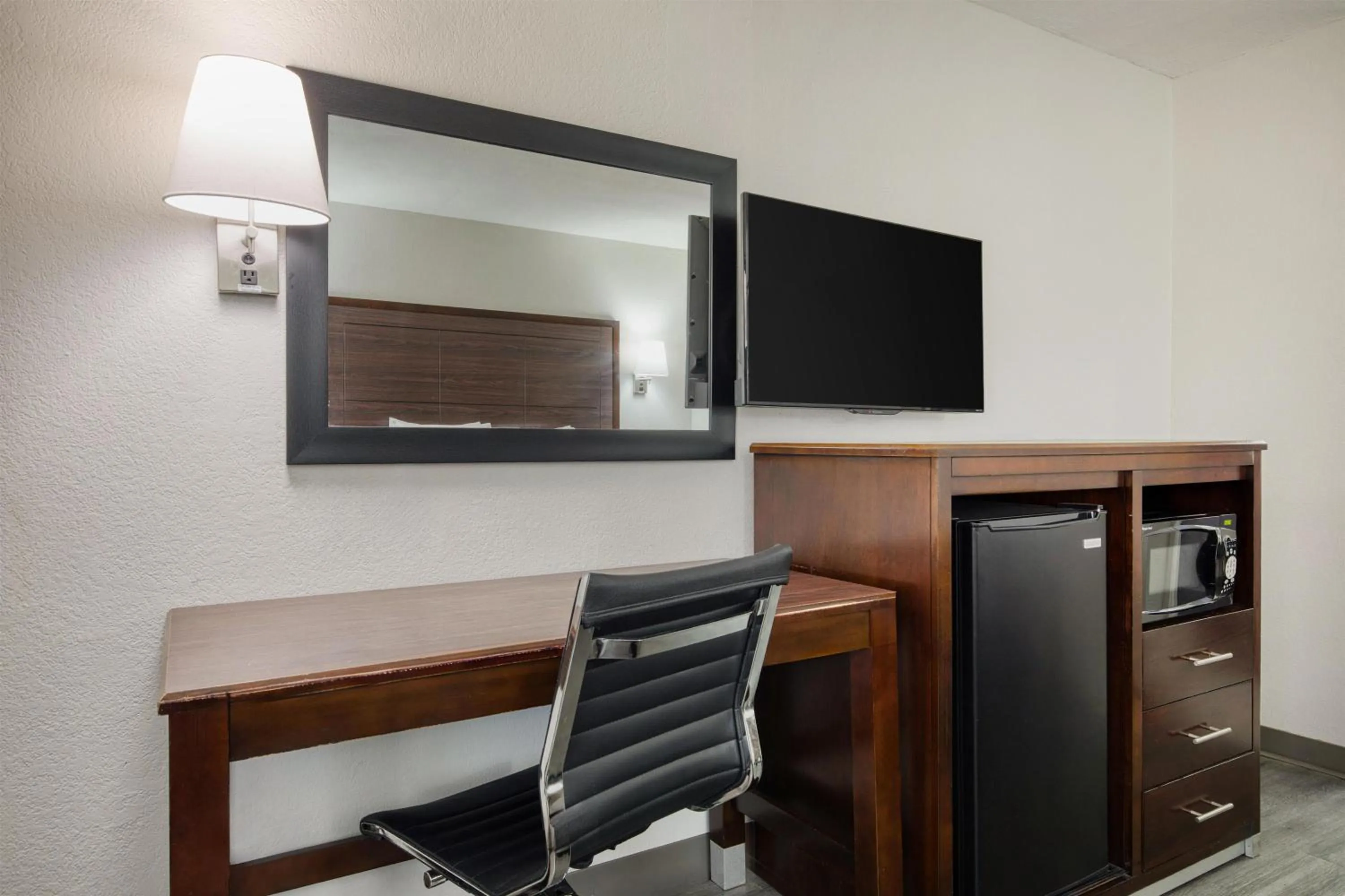 Bedroom in SureStay Hotel by Best Western Terrell