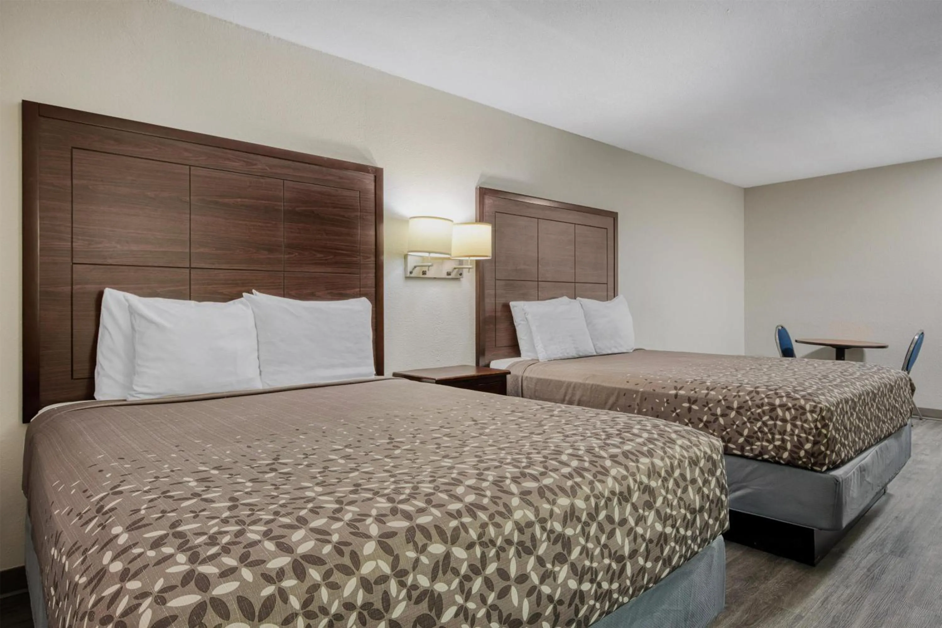 Bedroom, Bed in SureStay Hotel by Best Western Terrell