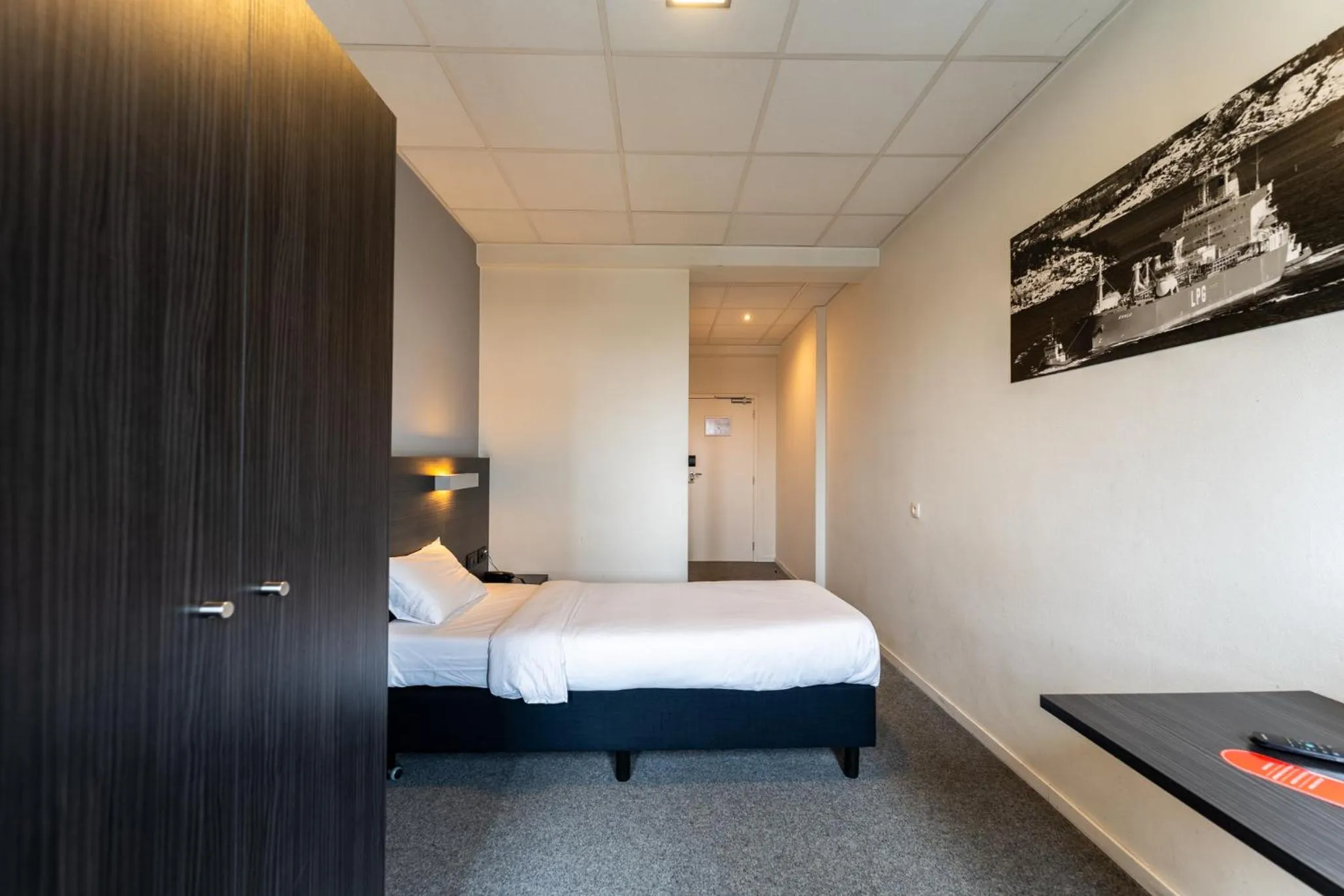 Bed in Antwerp Harbour Hotel