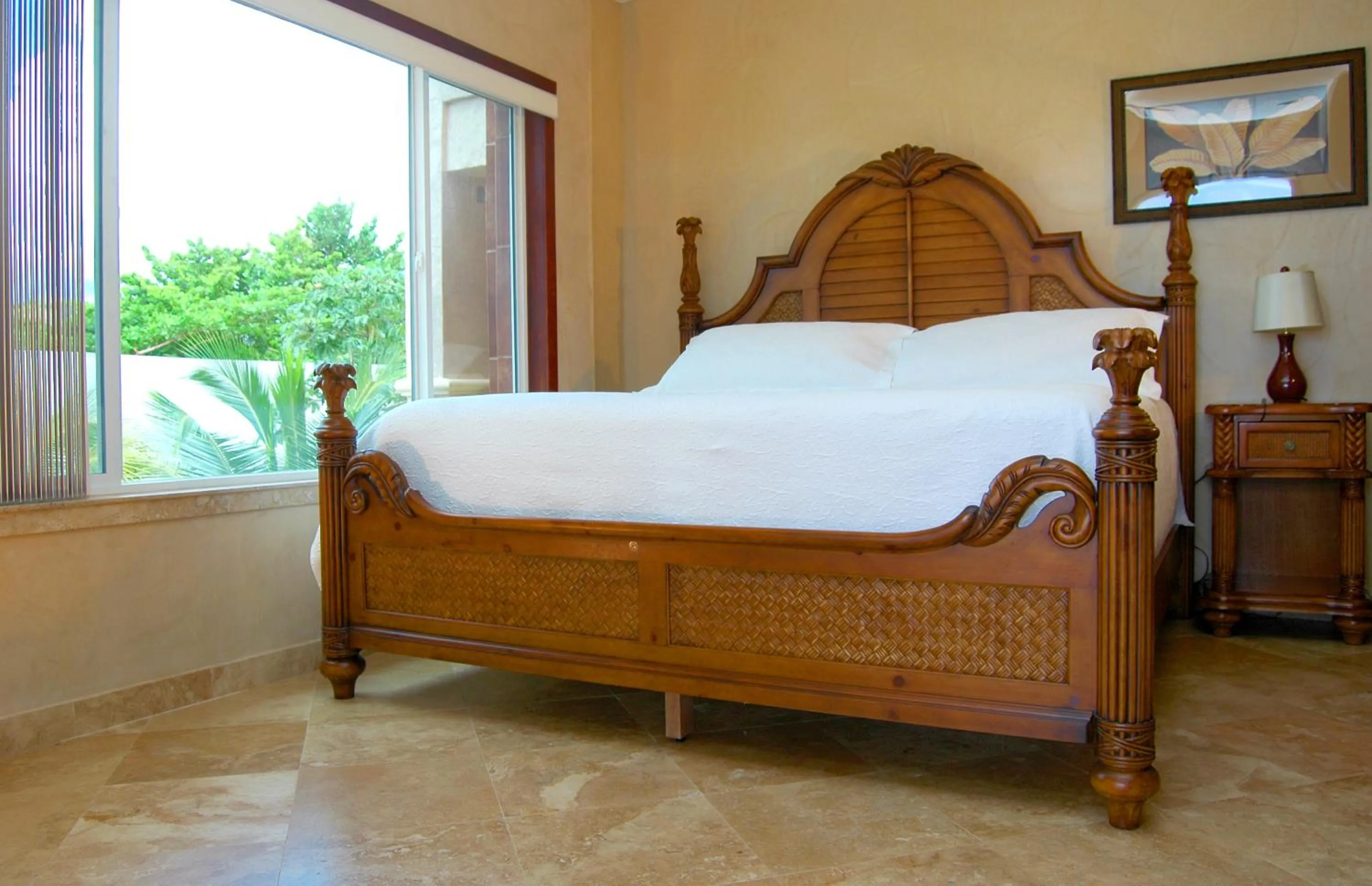 Bed in Infinity Bay Spa & Beach Resort