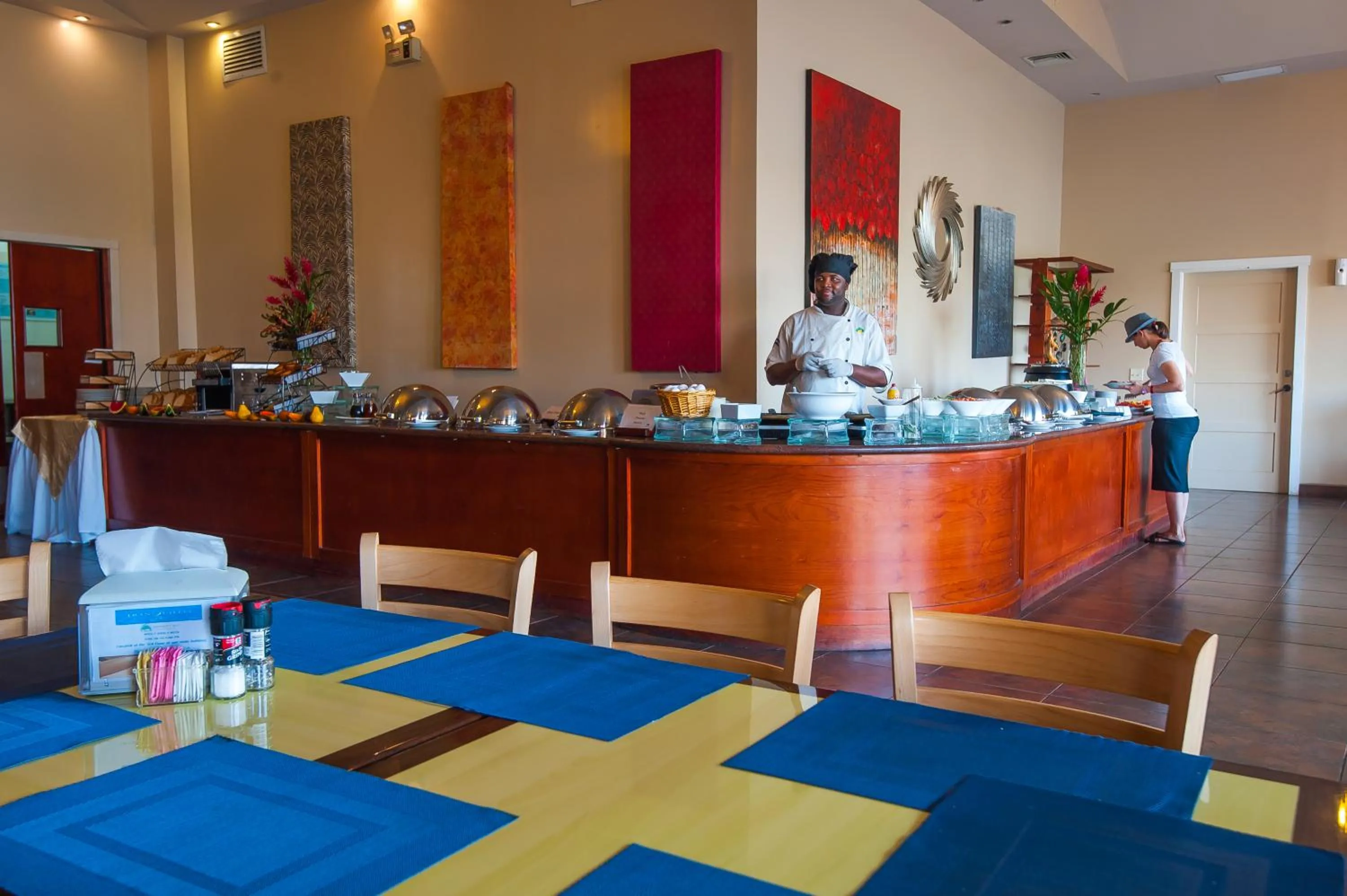 Restaurant/places to eat in Infinity Bay Spa & Beach Resort